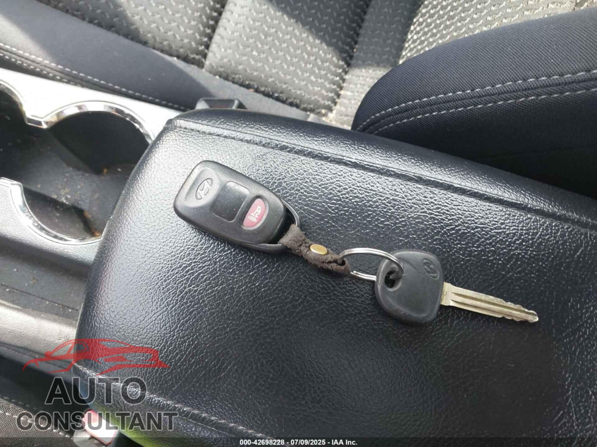 HYUNDAI GENESIS 2012 - KMHHT6KD2CU074610