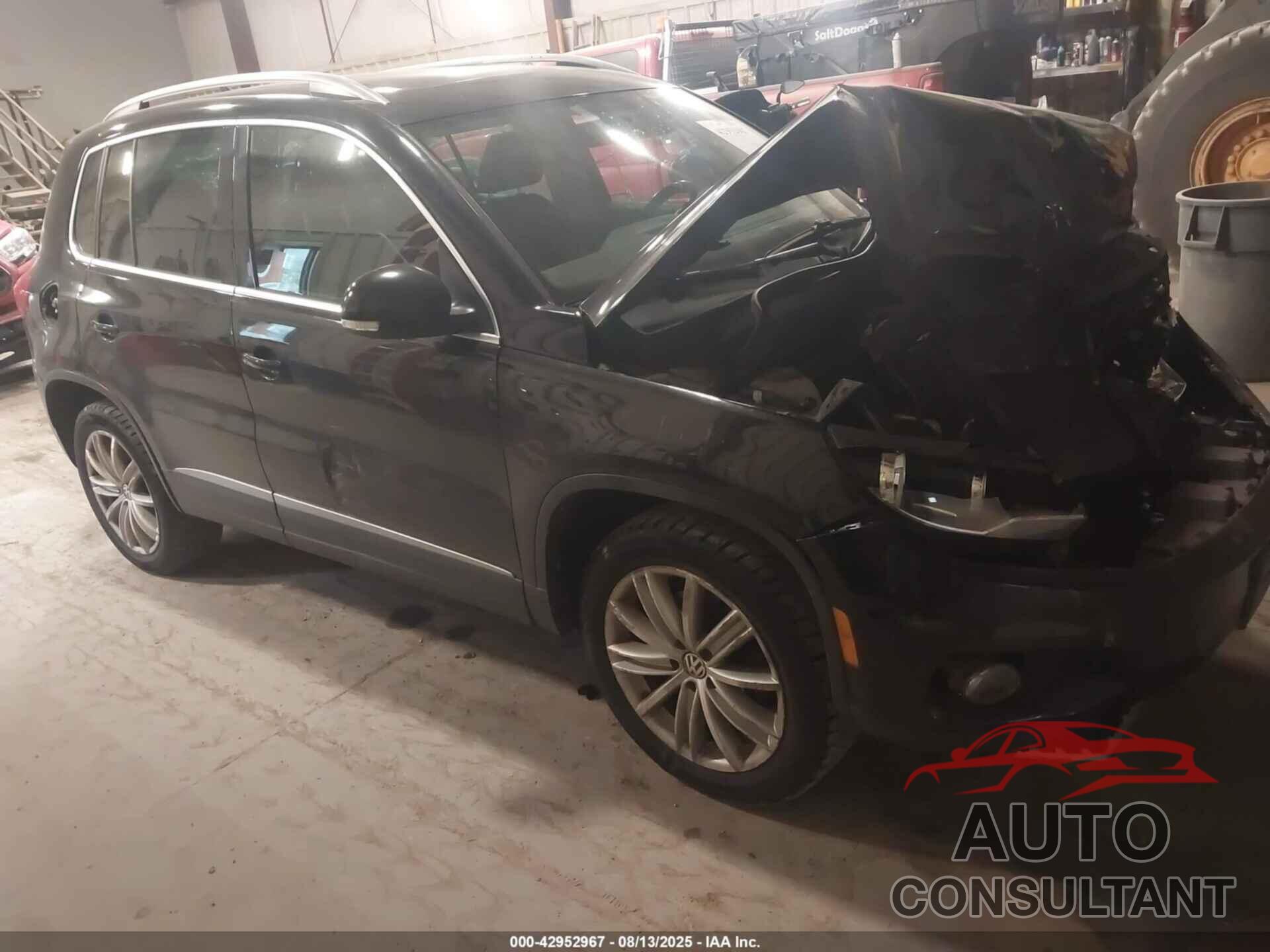 VOLKSWAGEN TIGUAN 2012 - WVGBV7AX4CW563306