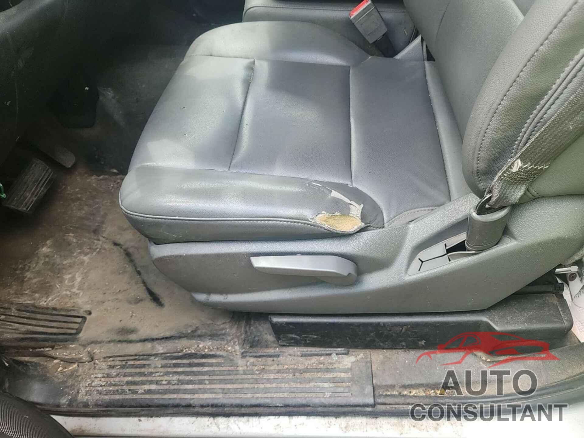 CHEVROLET SILVERADO 1500 2015 - 1GCNCPEH6FZ320982