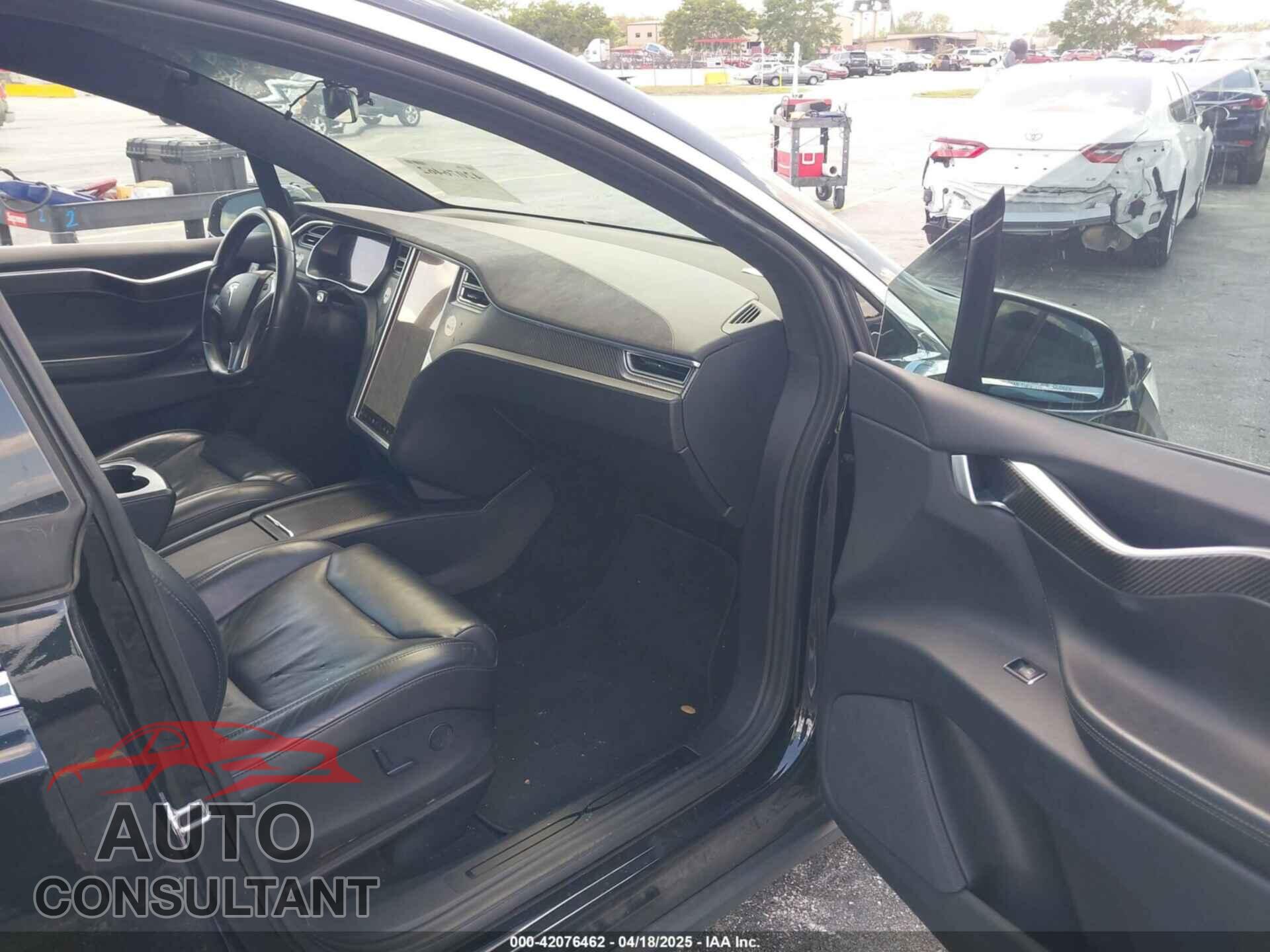 TESLA MODEL X 2017 - 5YJXCBE21HF054898
