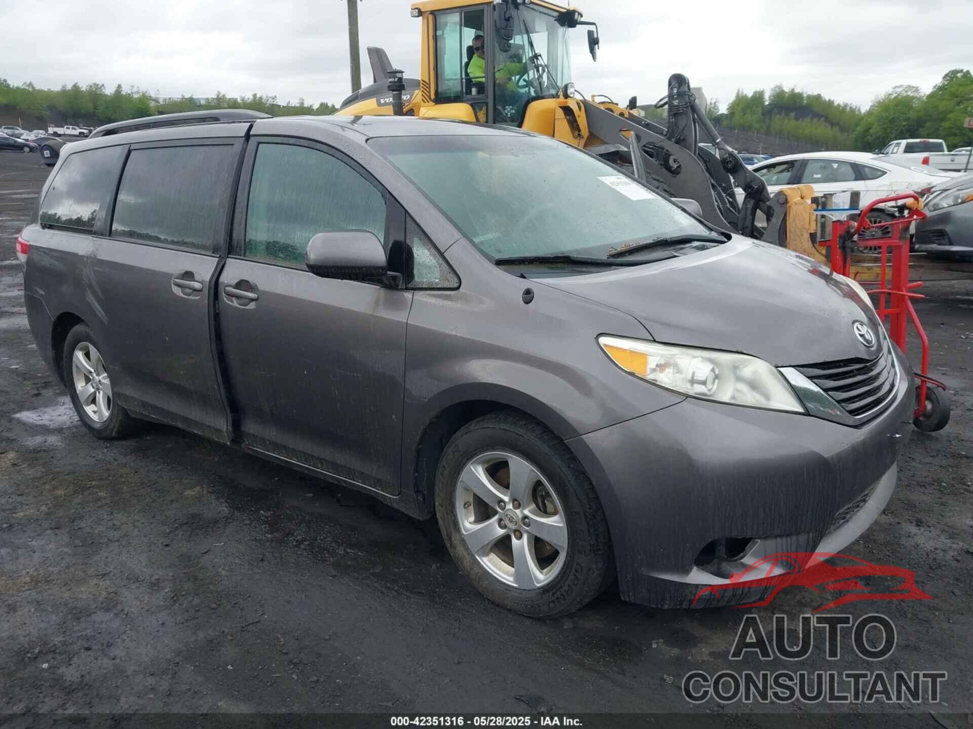 TOYOTA SIENNA 2011 - 5TDKK3DC1BS118194