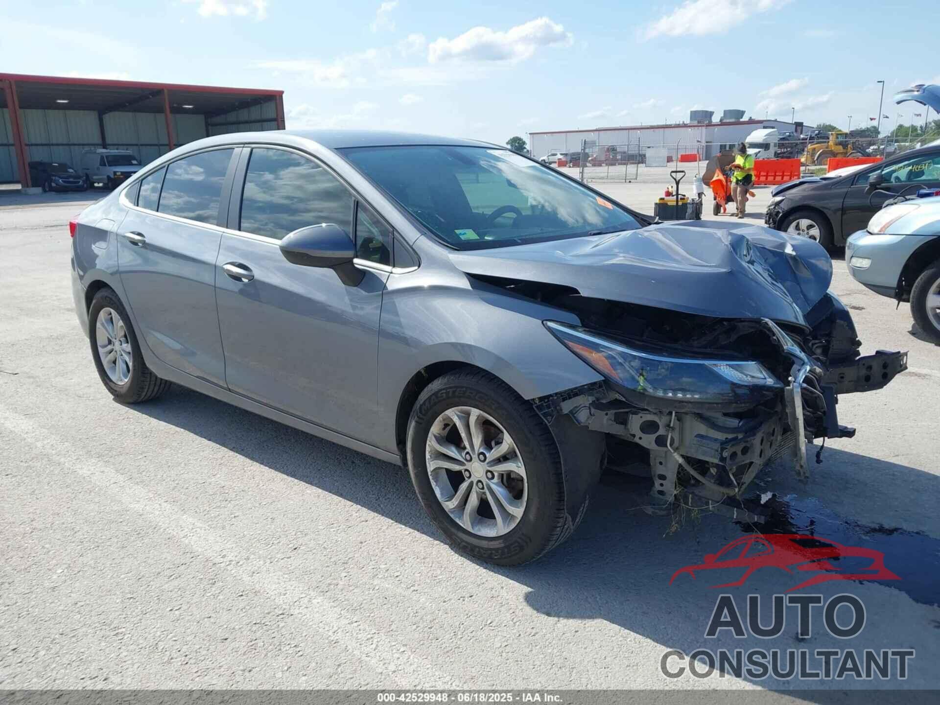 CHEVROLET CRUZE 2019 - 1G1BE5SM4K7133130