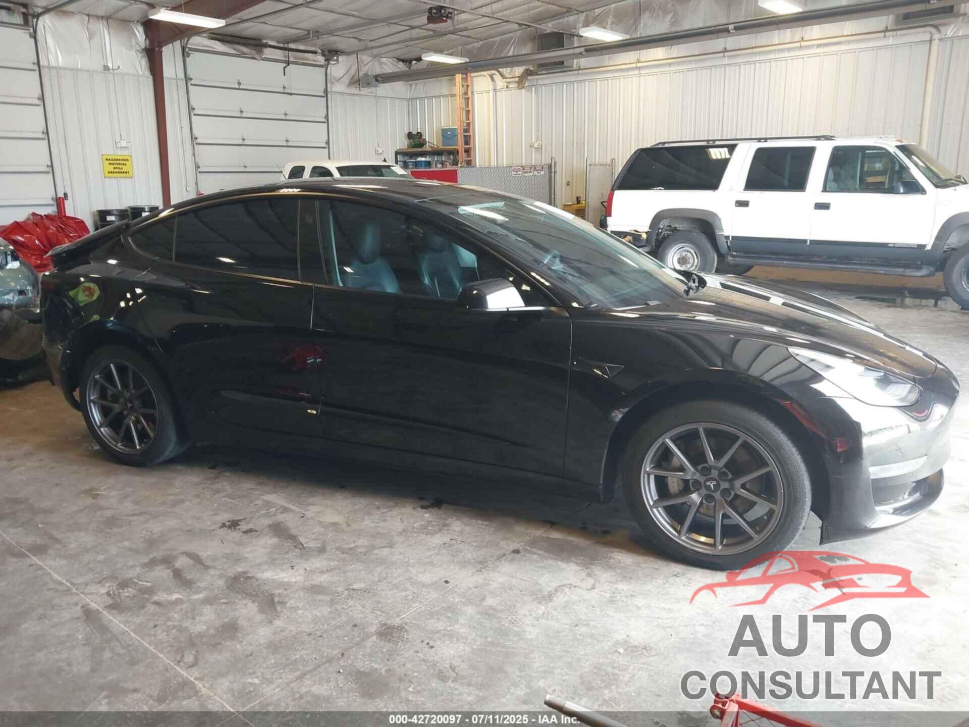 TESLA MODEL 3 2021 - 5YJ3E1EB7MF049525