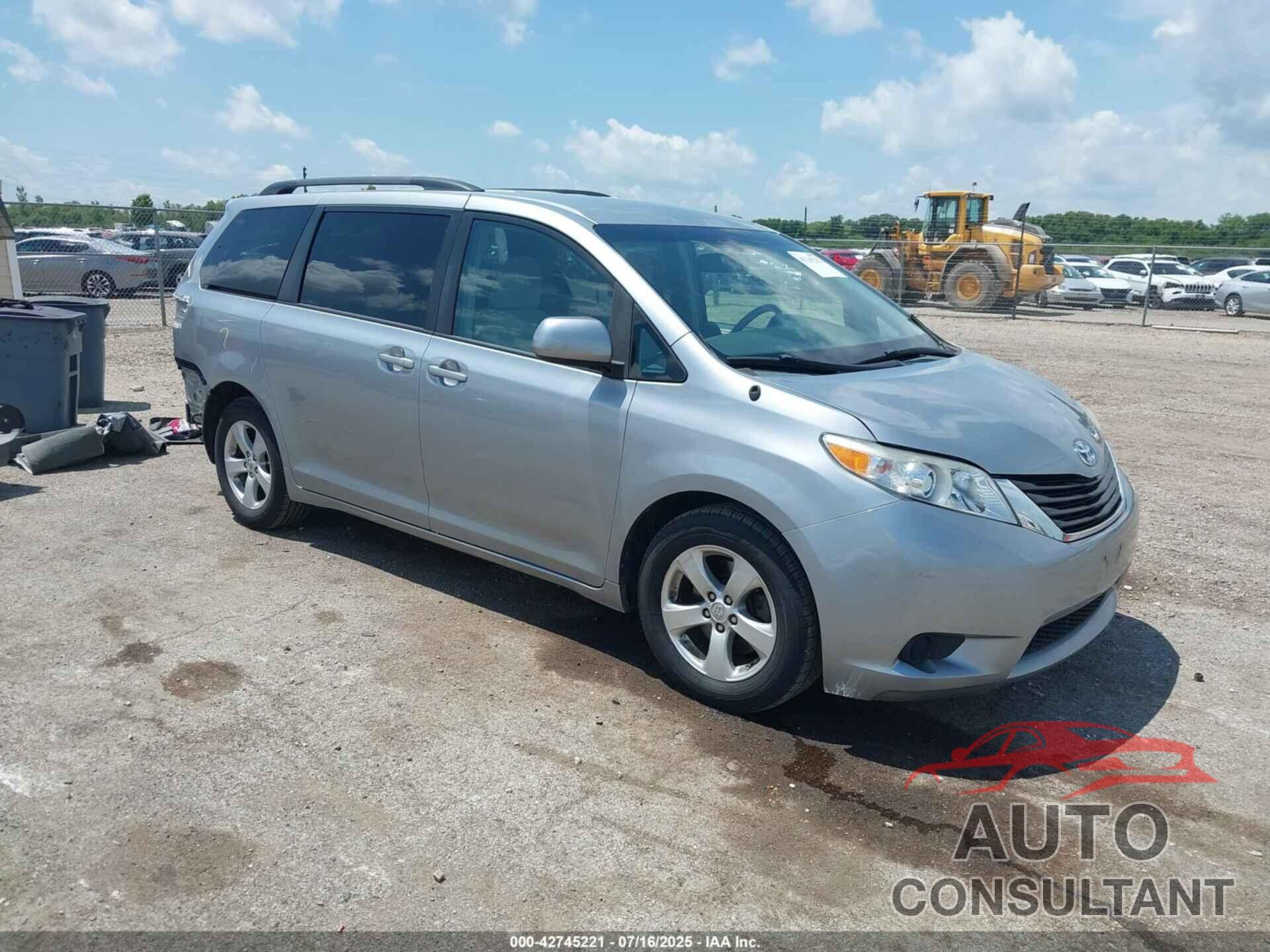 TOYOTA SIENNA 2014 - 5TDKK3DC8ES443624