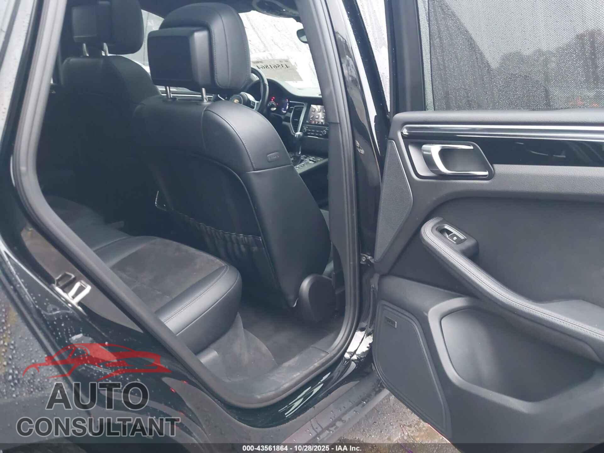 PORSCHE MACAN 2017 - WP1AA2A50HLB00566