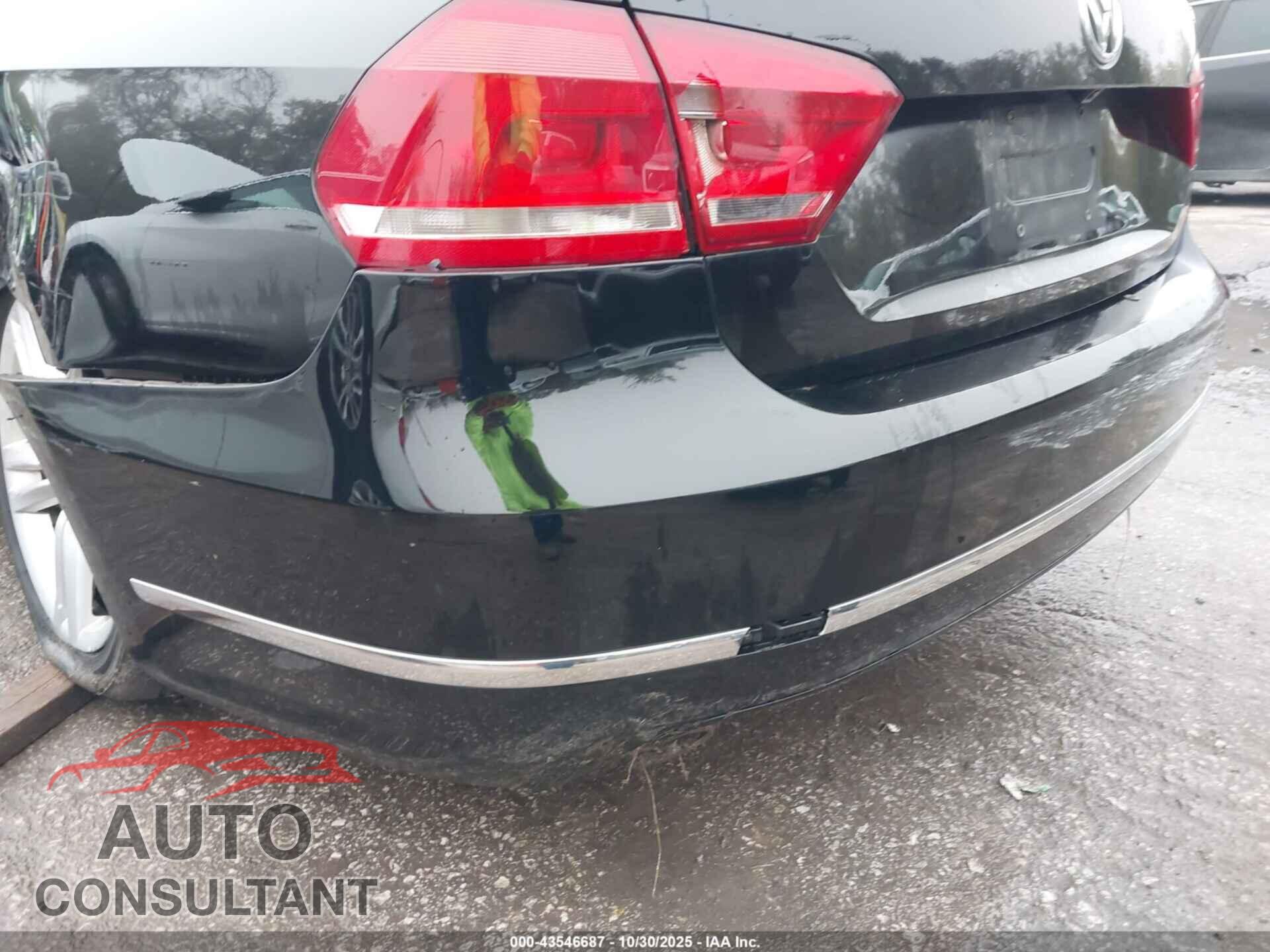 VOLKSWAGEN PASSAT 2015 - 1VWCV7A35FC022497