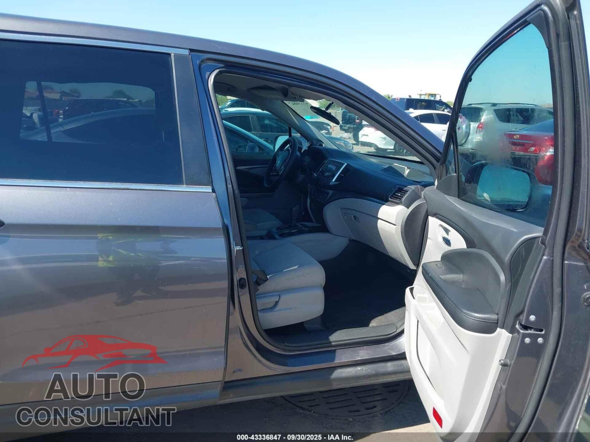 HONDA PILOT 2017 - 5FNYF5H10HB003053