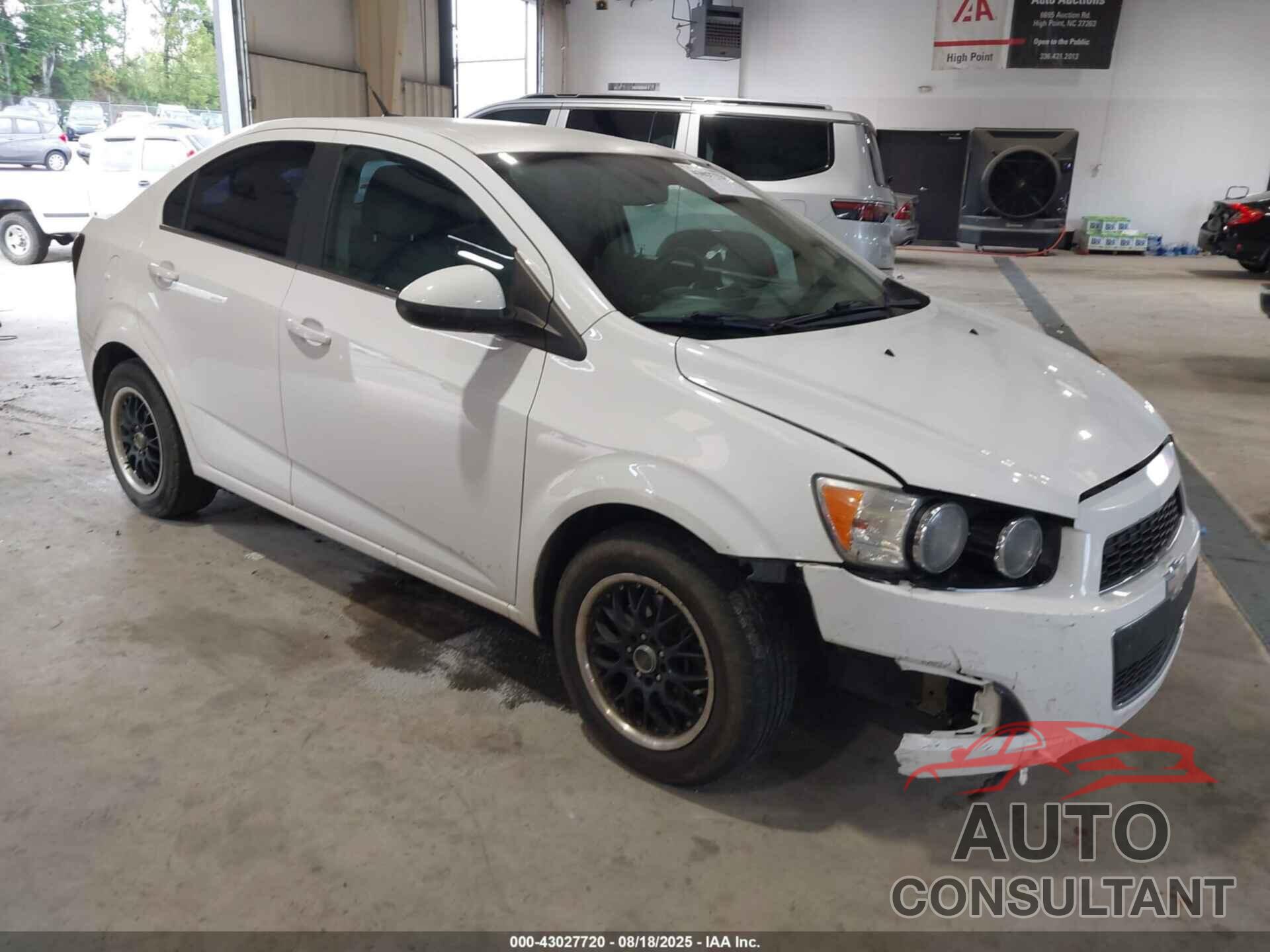 CHEVROLET SONIC 2013 - 1G1JC5SH5D4214436