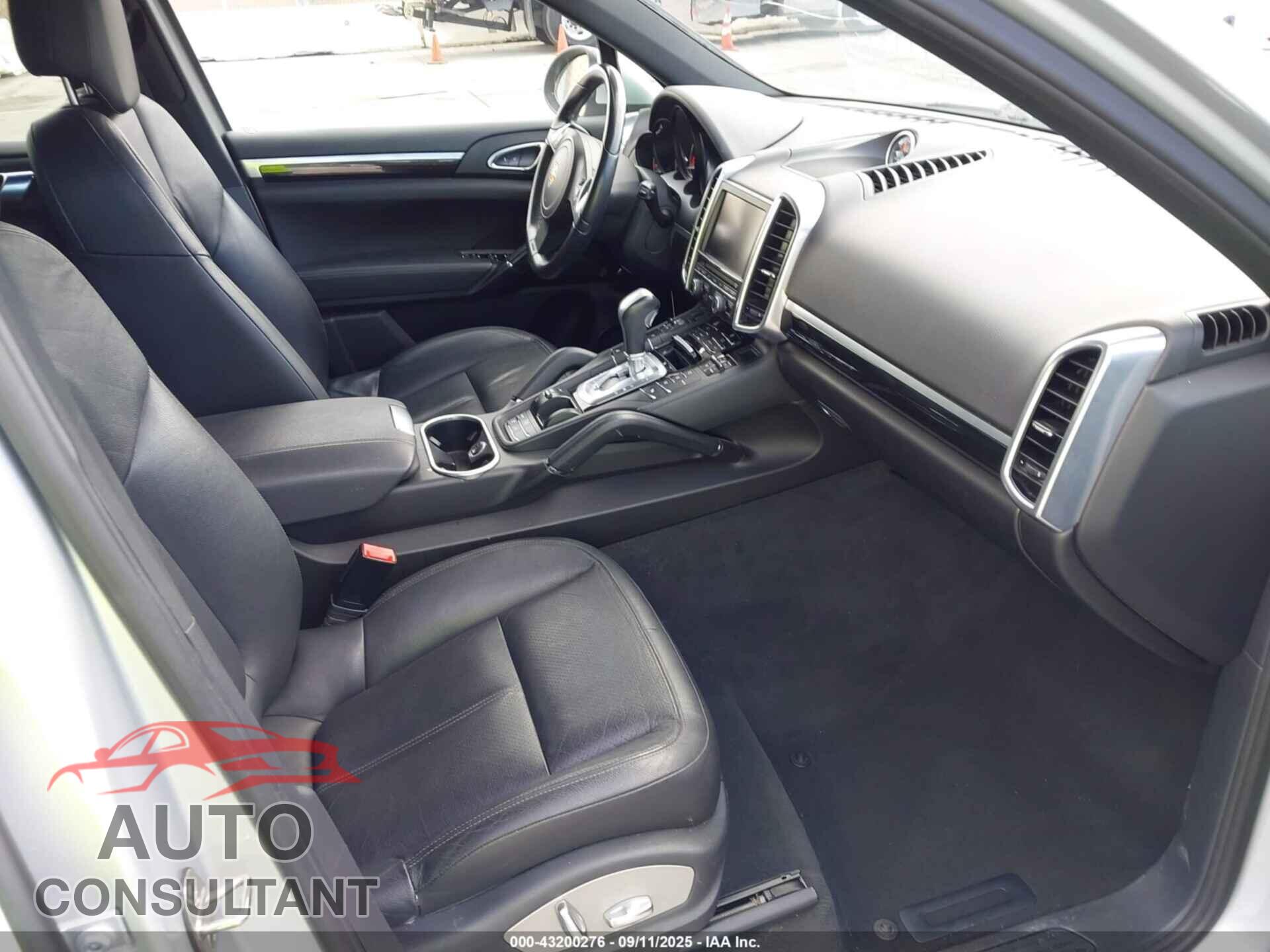 PORSCHE CAYENNE 2012 - WP1AA2A24CLA10612