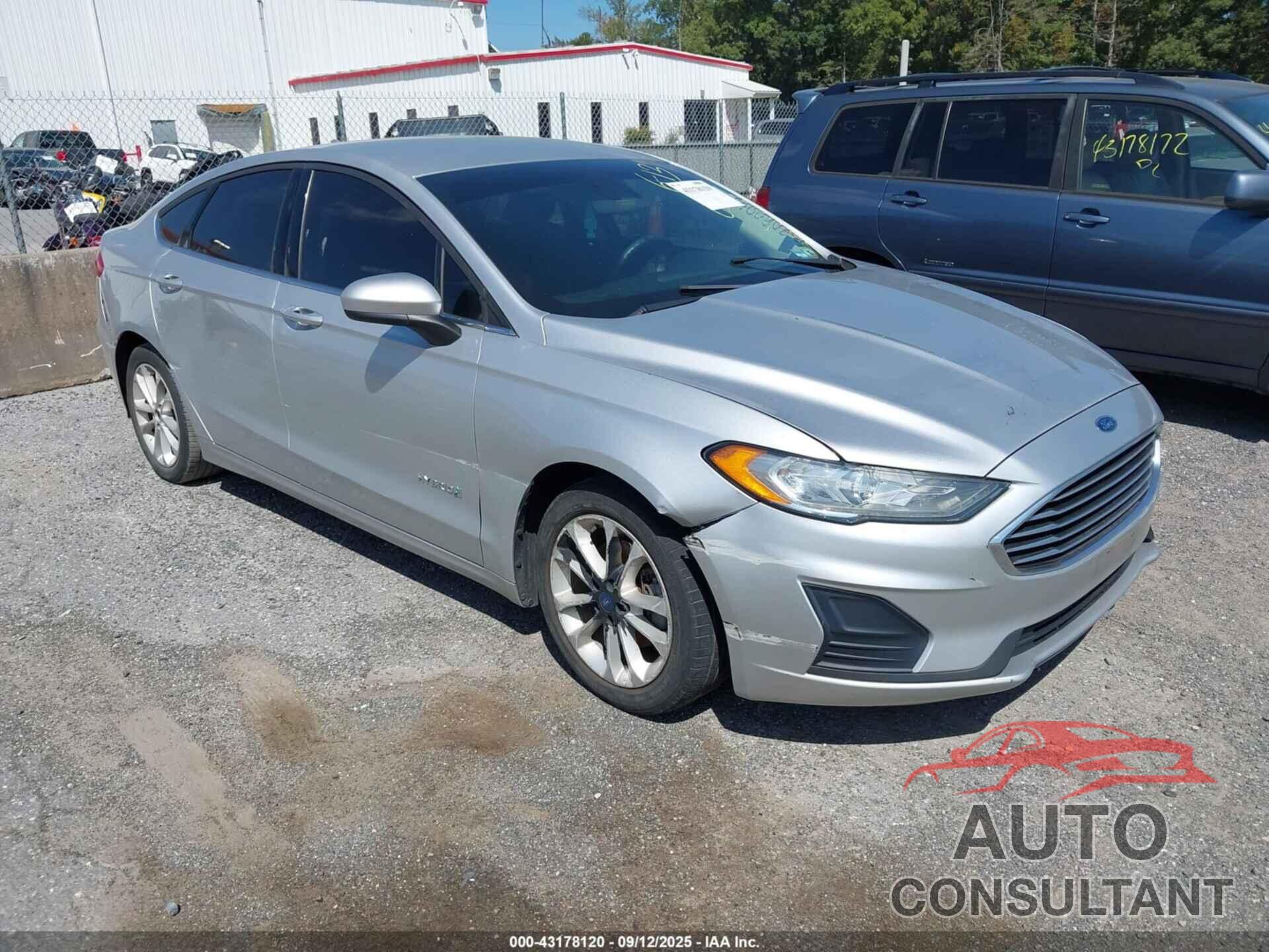 FORD FUSION HYBRID 2019 - 3FA6P0LU9KR197683