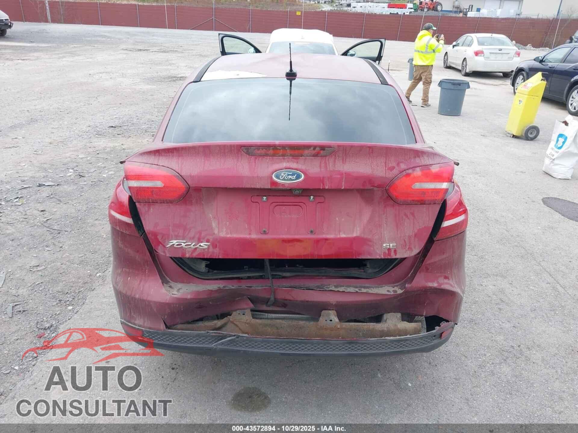 FORD FOCUS 2017 - 1FADP3F20HL201744