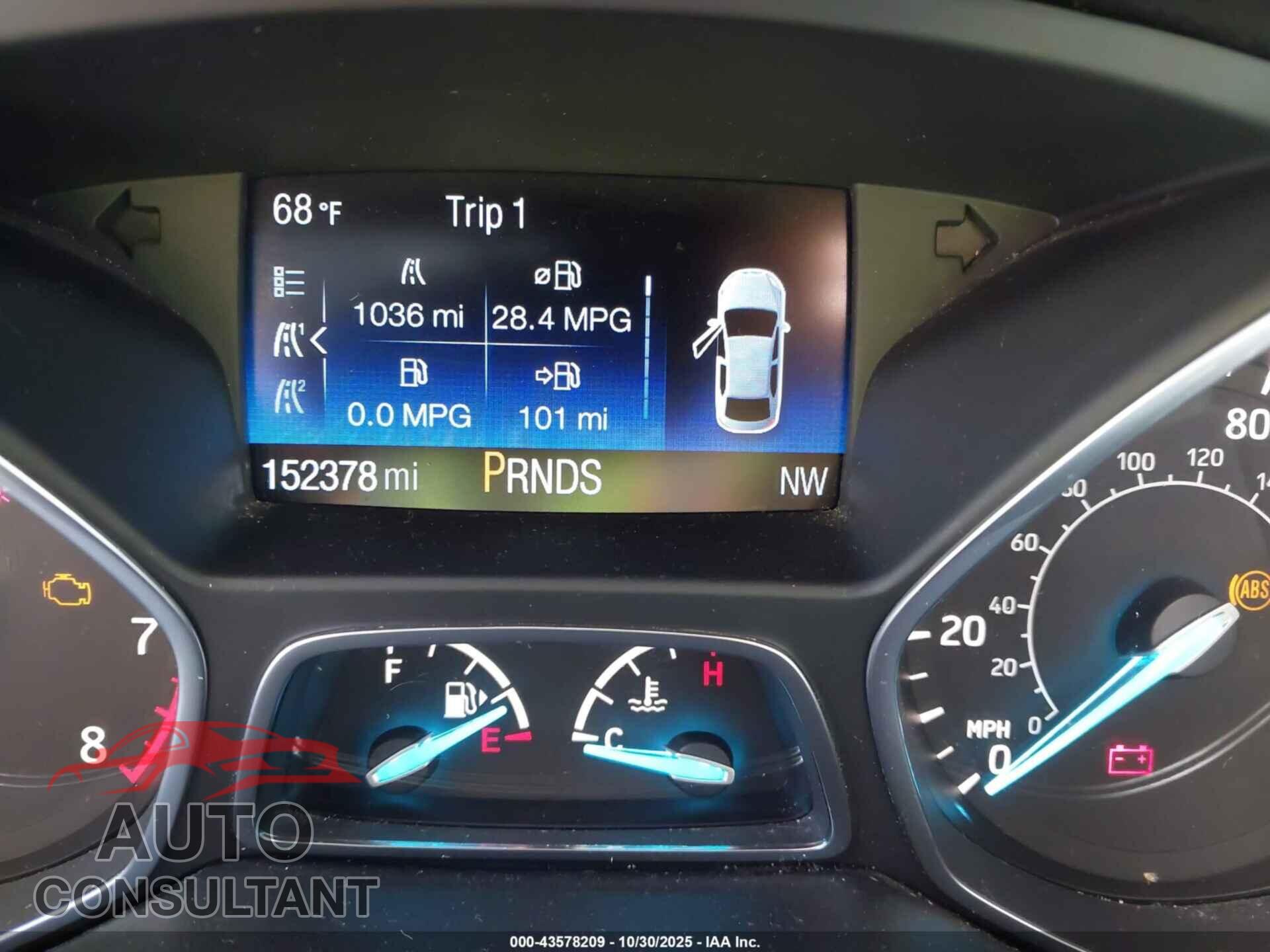 FORD ESCAPE 2017 - 1FMCU0GD2HUC42587