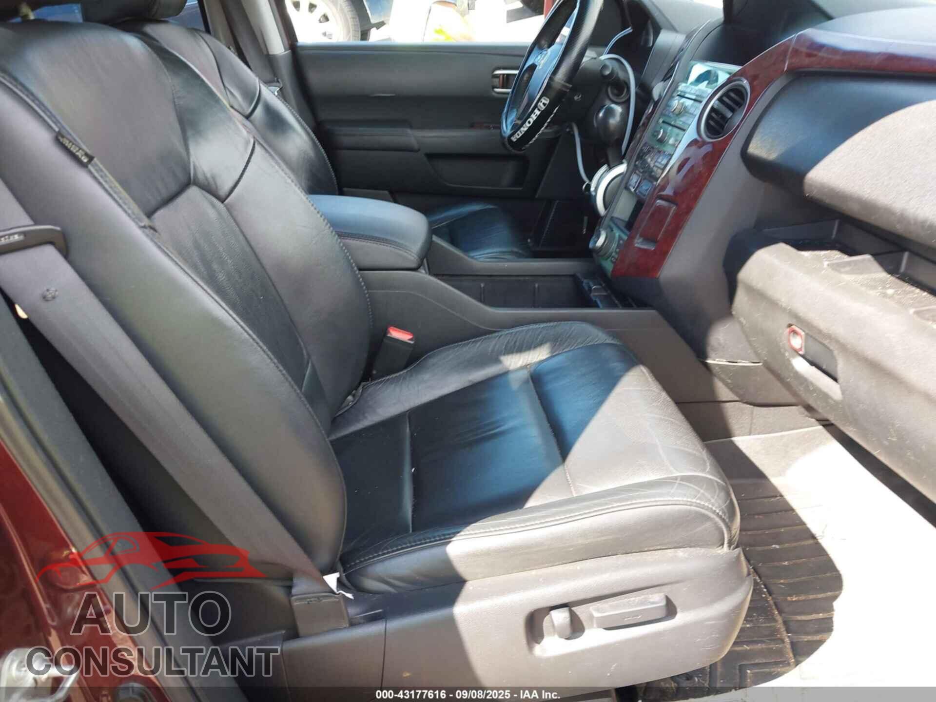 HONDA PILOT 2011 - 5FNYF4H90BB031281