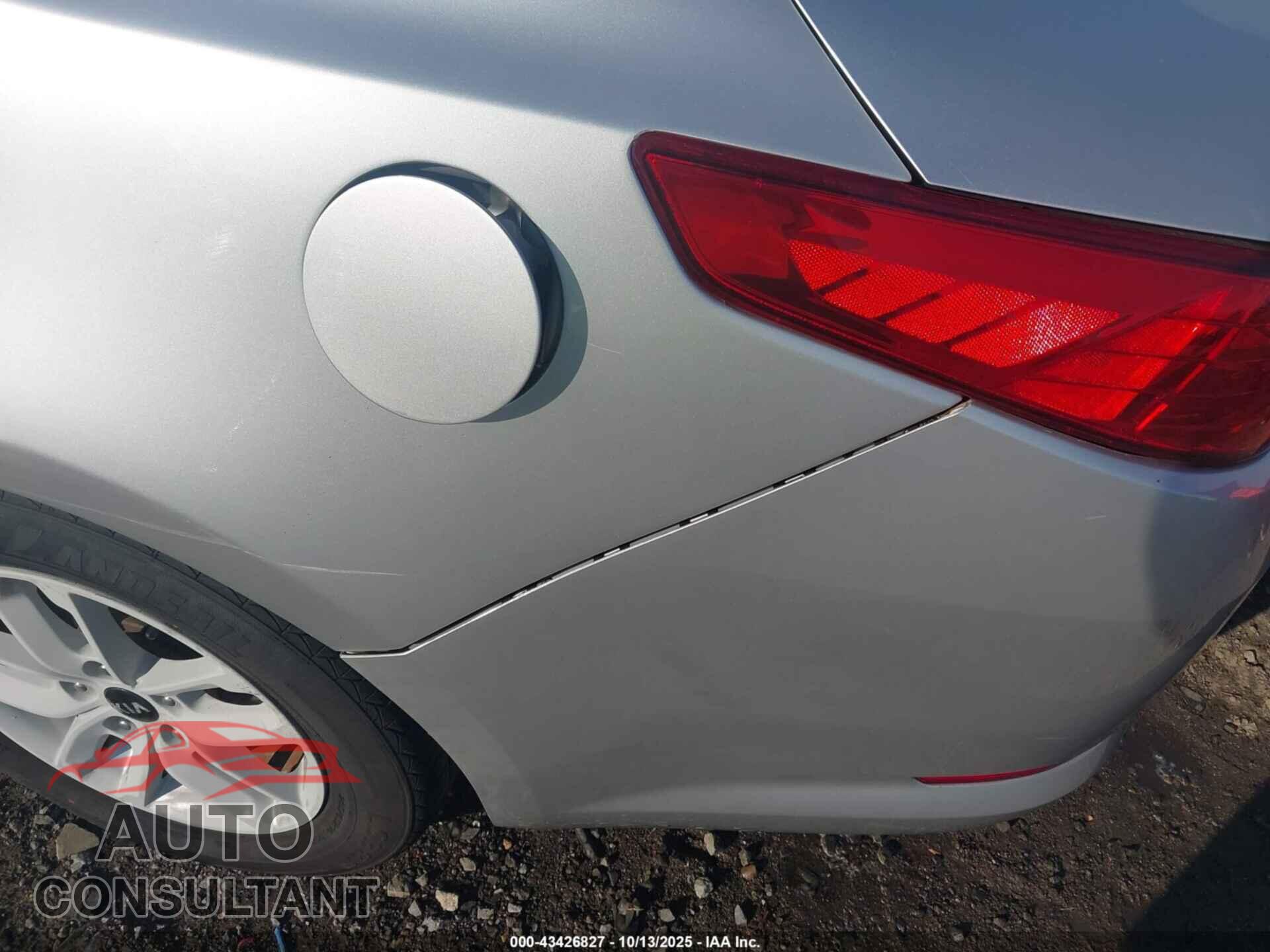 KIA OPTIMA 2011 - KNAGM4A79B5084859