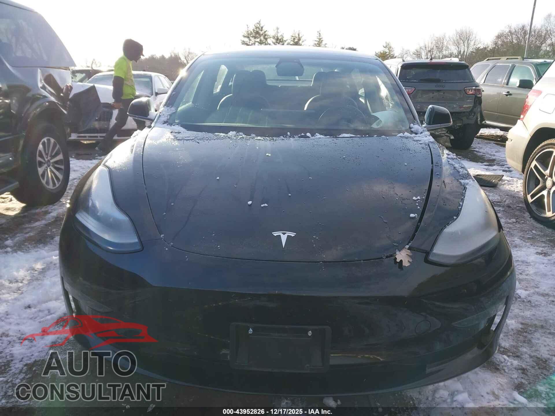 TESLA MODEL 3 2018 - 5YJ3E1EB8JF127371