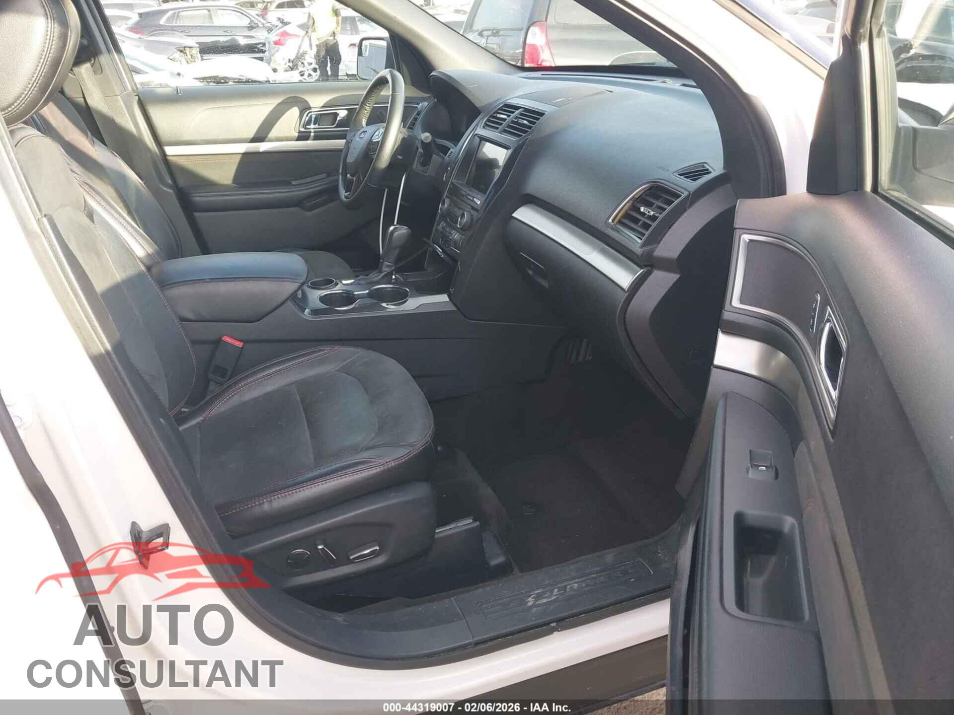 FORD EXPLORER 2018 - 1FM5K7D84JGB32207