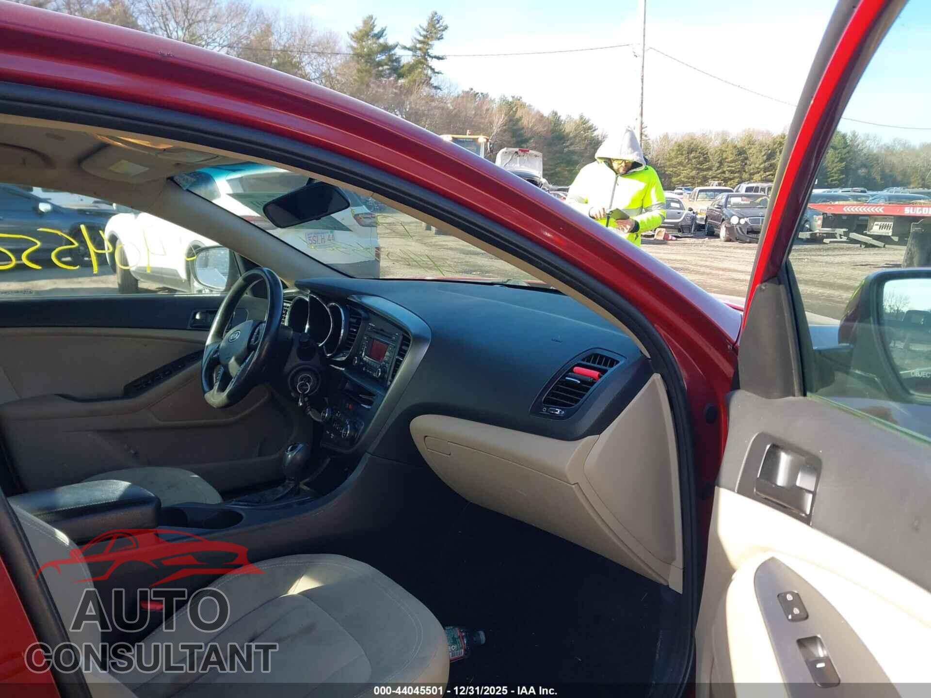 KIA OPTIMA 2011 - KNAGM4A76B5089808