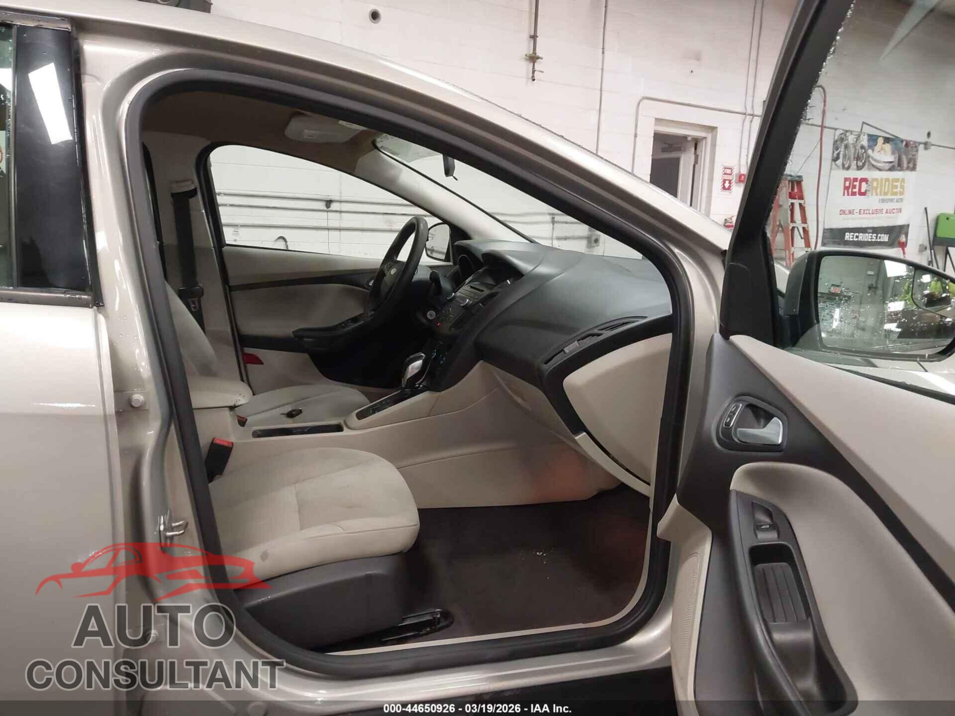 FORD FOCUS 2015 - 1FADP3F2XFL242587