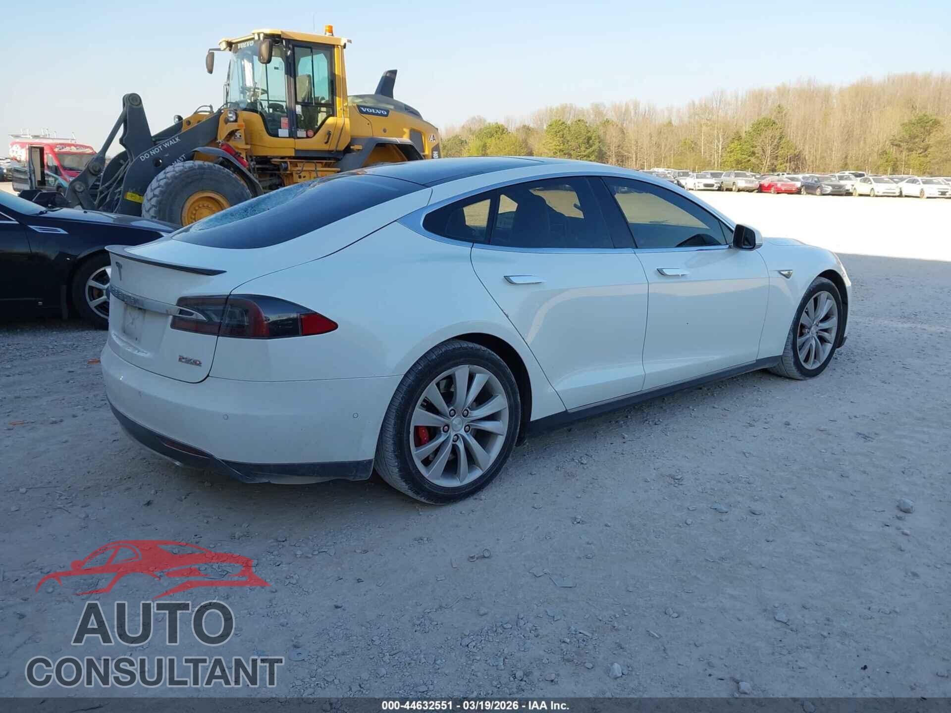 TESLA MODEL S 2015 - 5YJSA1E48FF116371