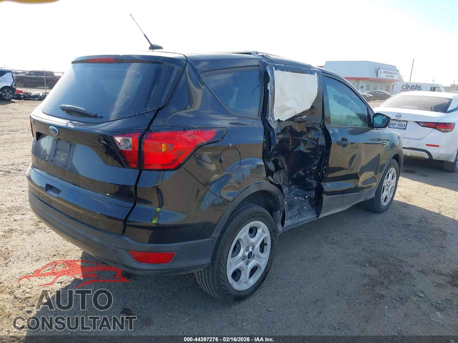FORD ESCAPE 2019 - 1FMCU0F74KUA18496