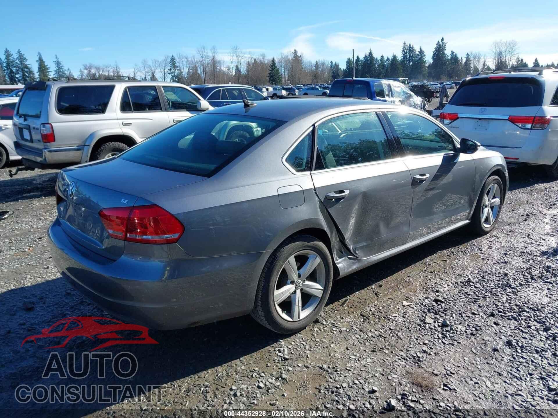 VOLKSWAGEN PASSAT 2012 - 1VWBP7A35CC016085