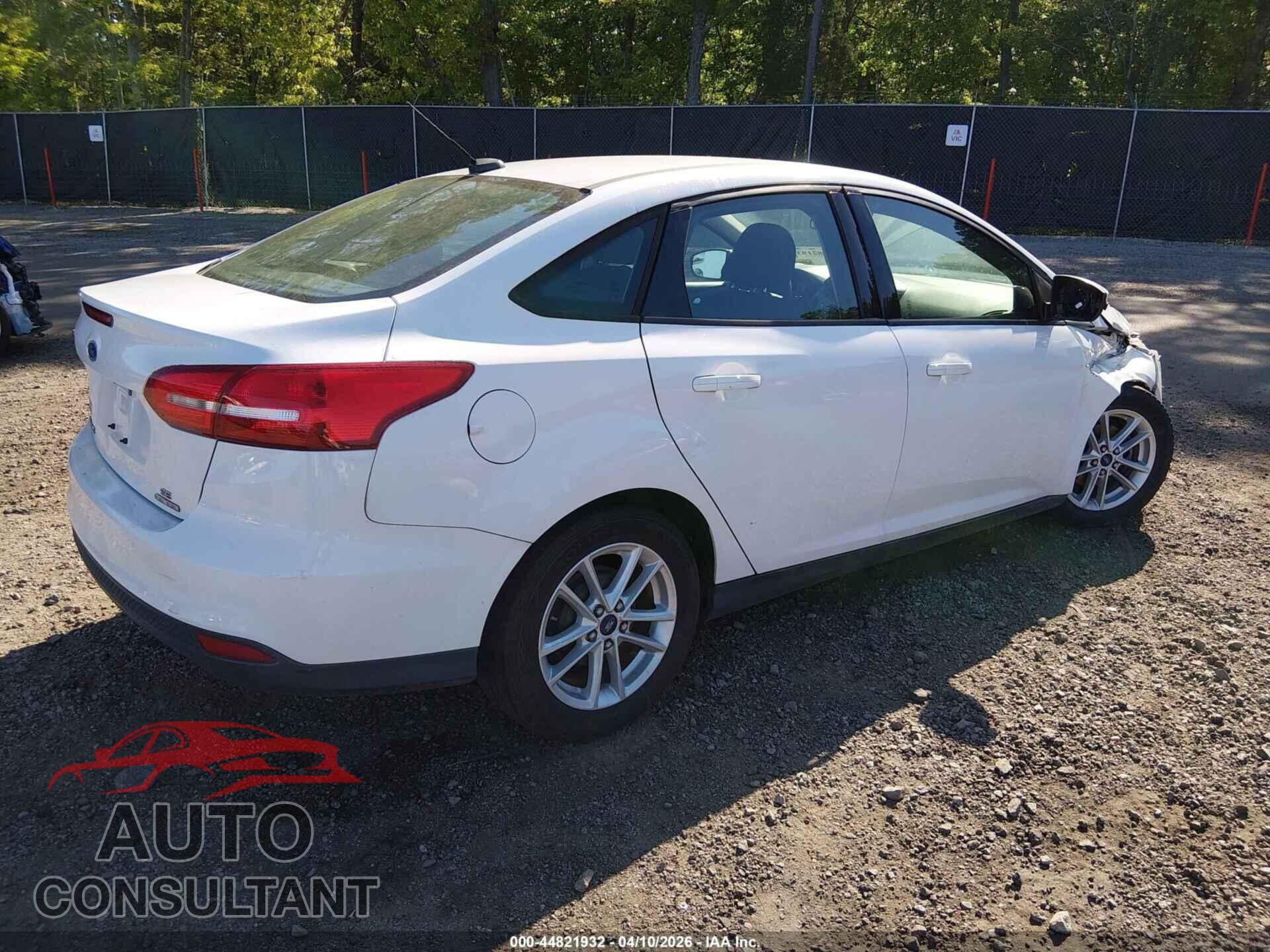 FORD FOCUS 2015 - 1FADP3F20FL250357