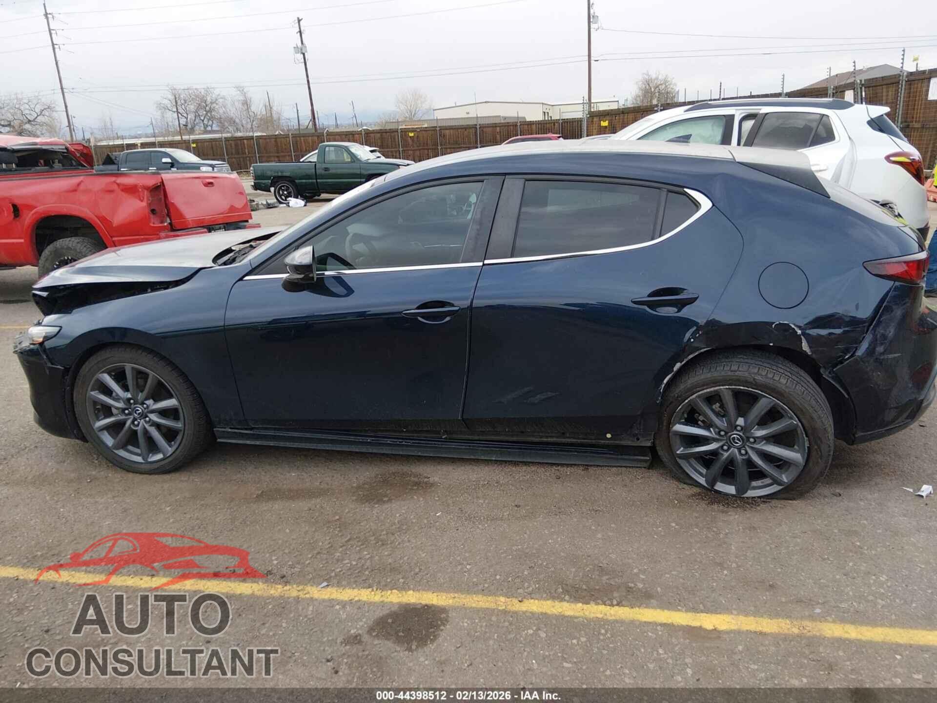 MAZDA MAZDA3 2019 - JM1BPBMMXK1130121