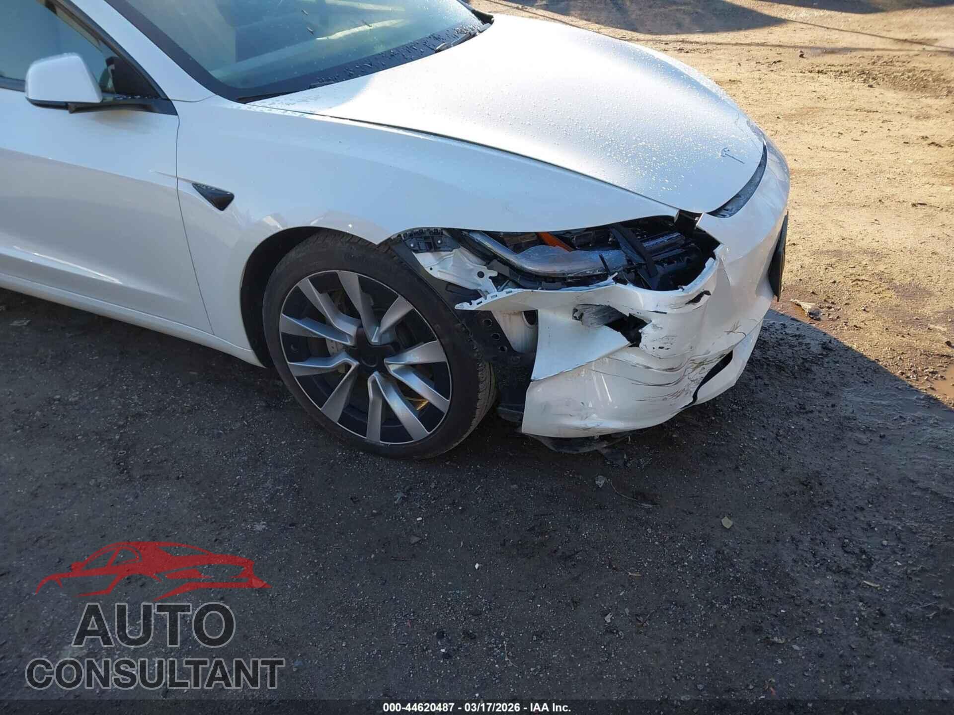 TESLA MODEL 3 2024 - 5YJ3E1EB9RF814578