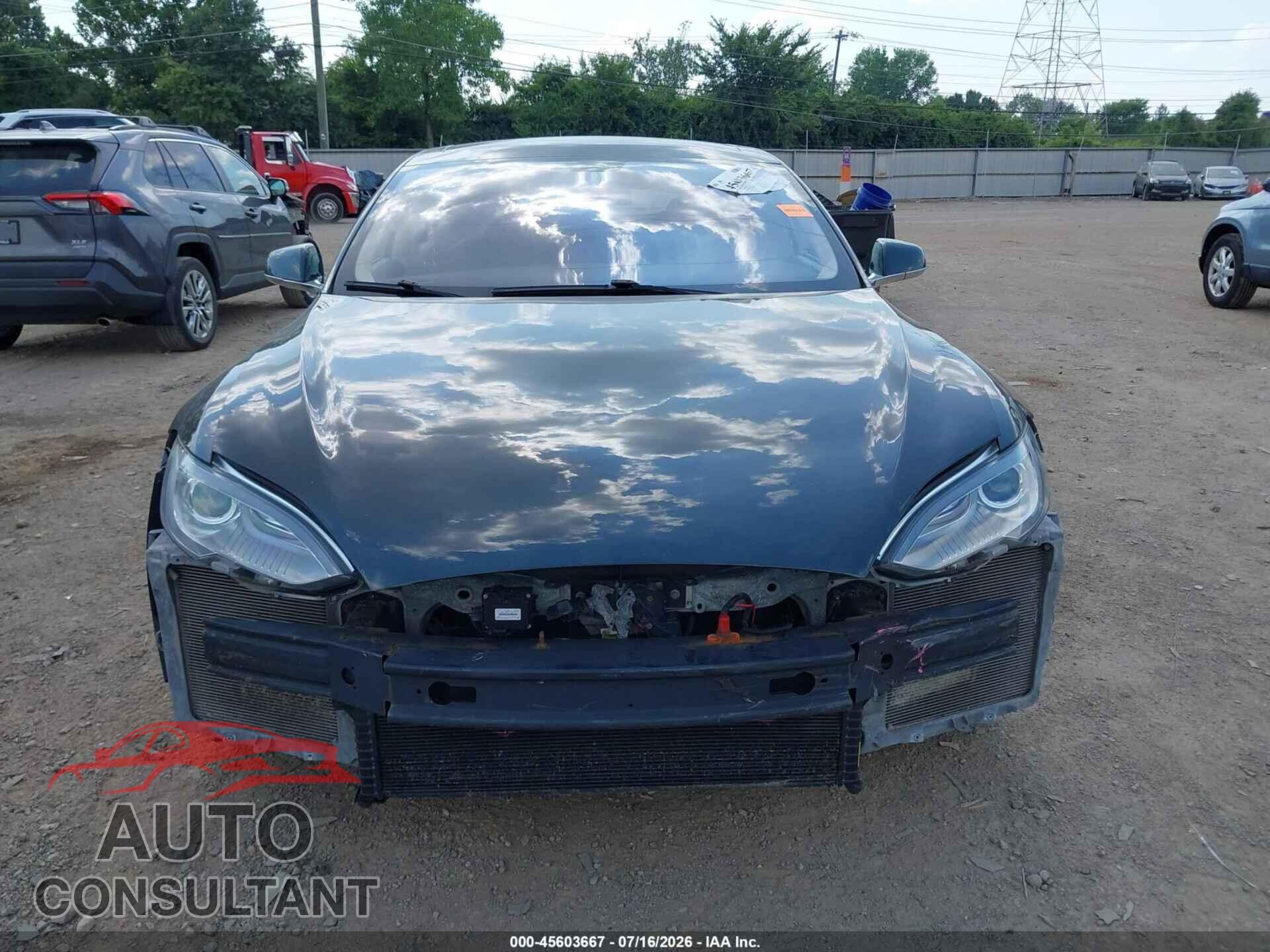 TESLA MODEL S 2013 - 5YJSA1CP2DFP27572