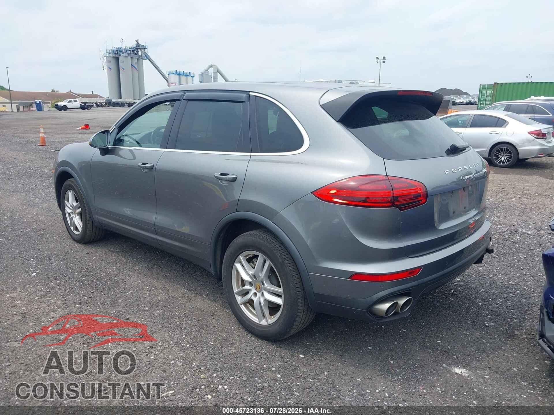 PORSCHE CAYENNE 2017 - WP1AB2A29HLA50205