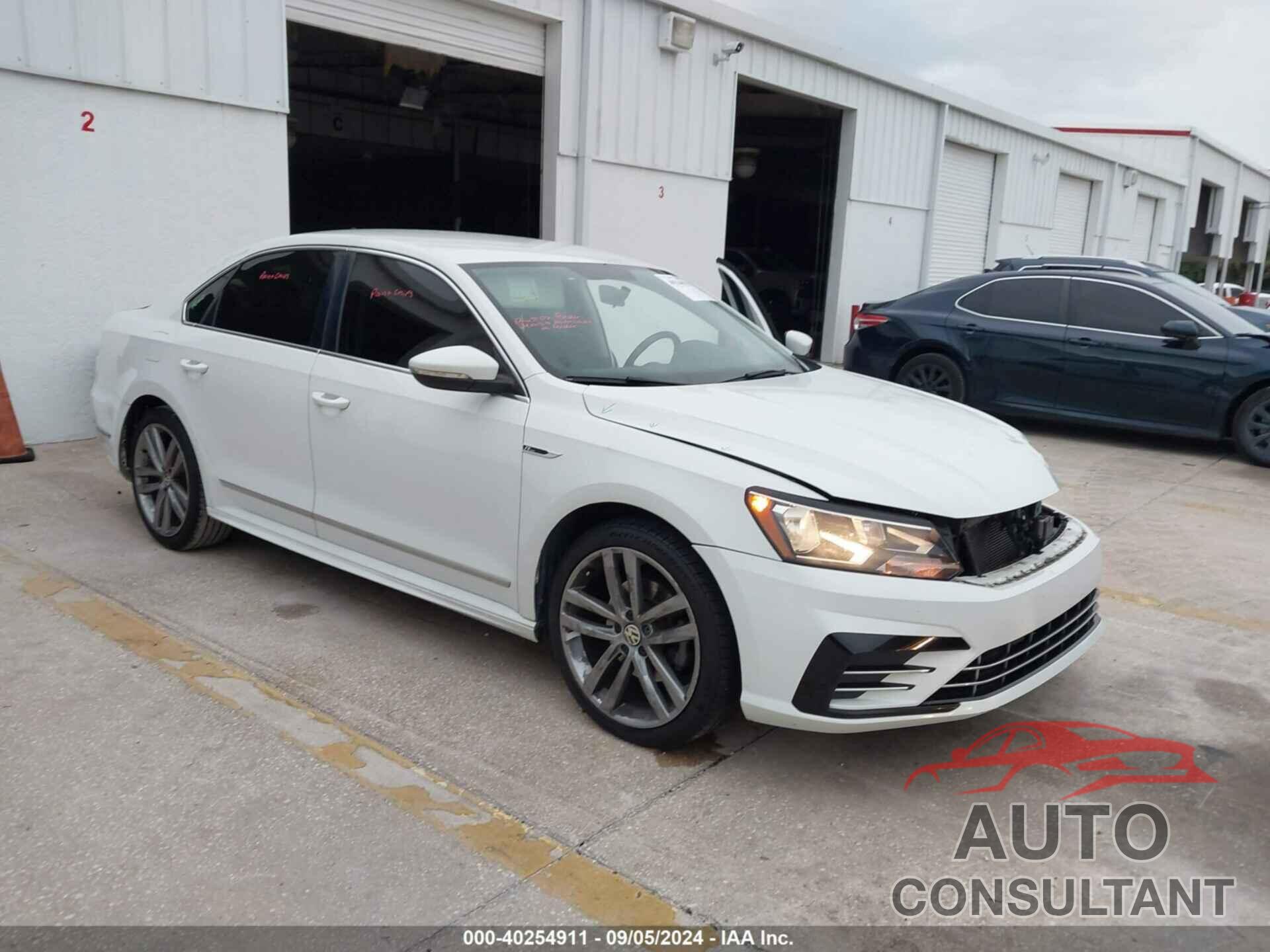 VOLKSWAGEN PASSAT 2017 - 1VWDT7A38HC005156