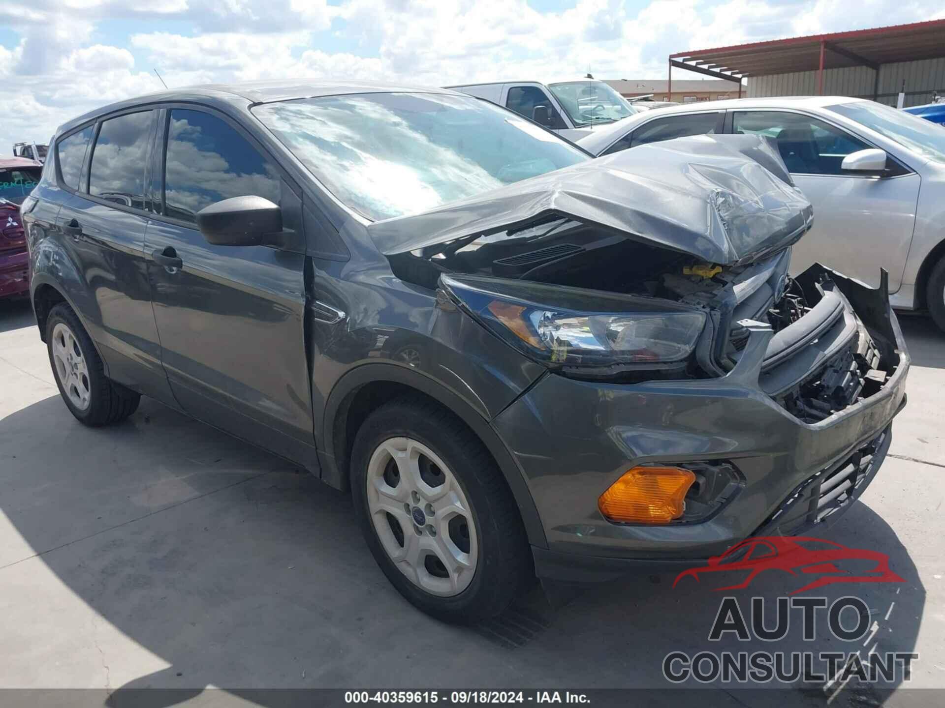 FORD ESCAPE 2018 - 1FMCU0F70JUA30479
