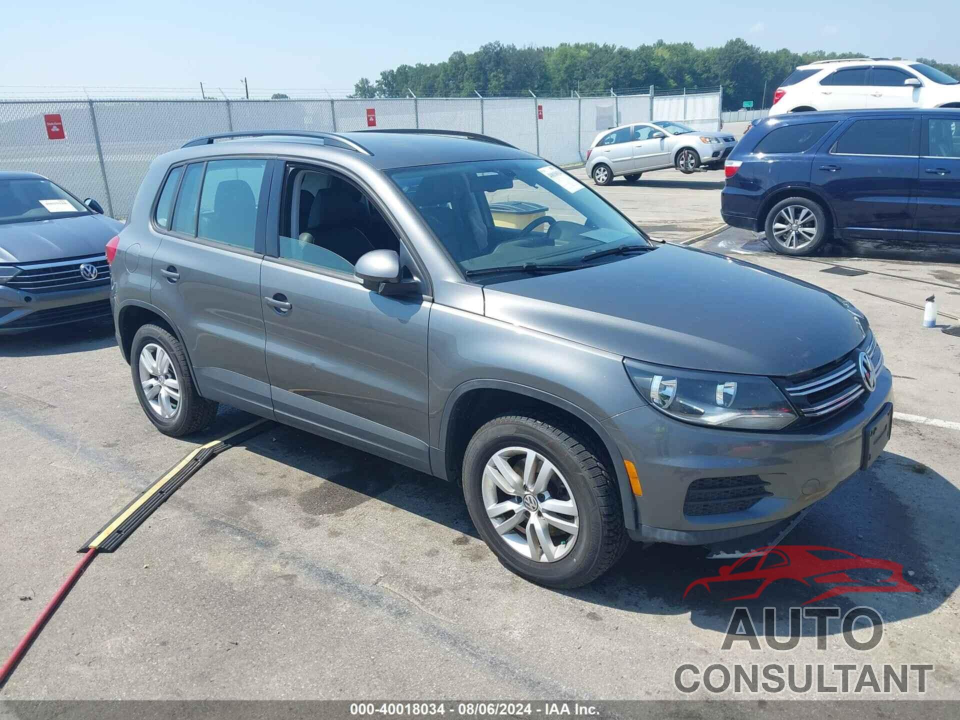 VOLKSWAGEN TIGUAN 2017 - WVGBV7AX7HK019977