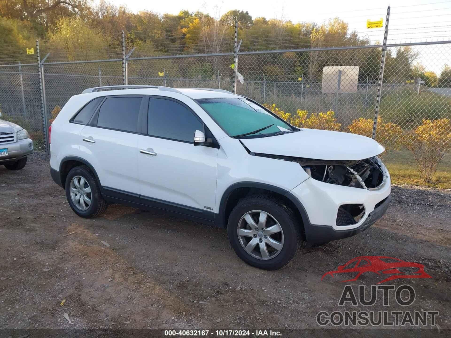 KIA SORENTO 2013 - 5XYKTDA27DG317121