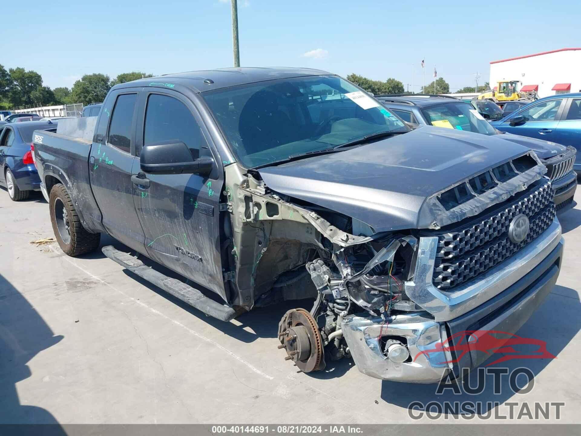 TOYOTA TUNDRA 2018 - 5TFUW5F10JX685946