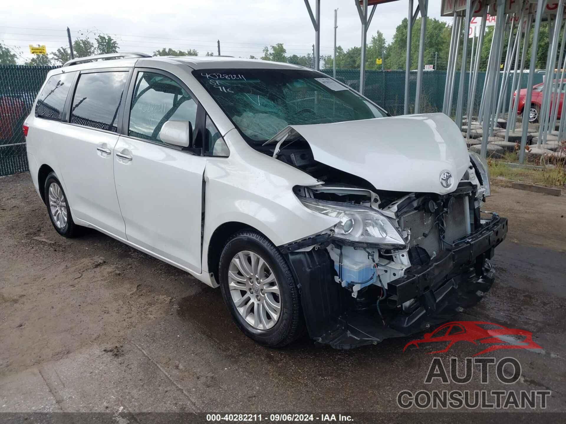 TOYOTA SIENNA 2015 - 5TDYK3DC7FS649772