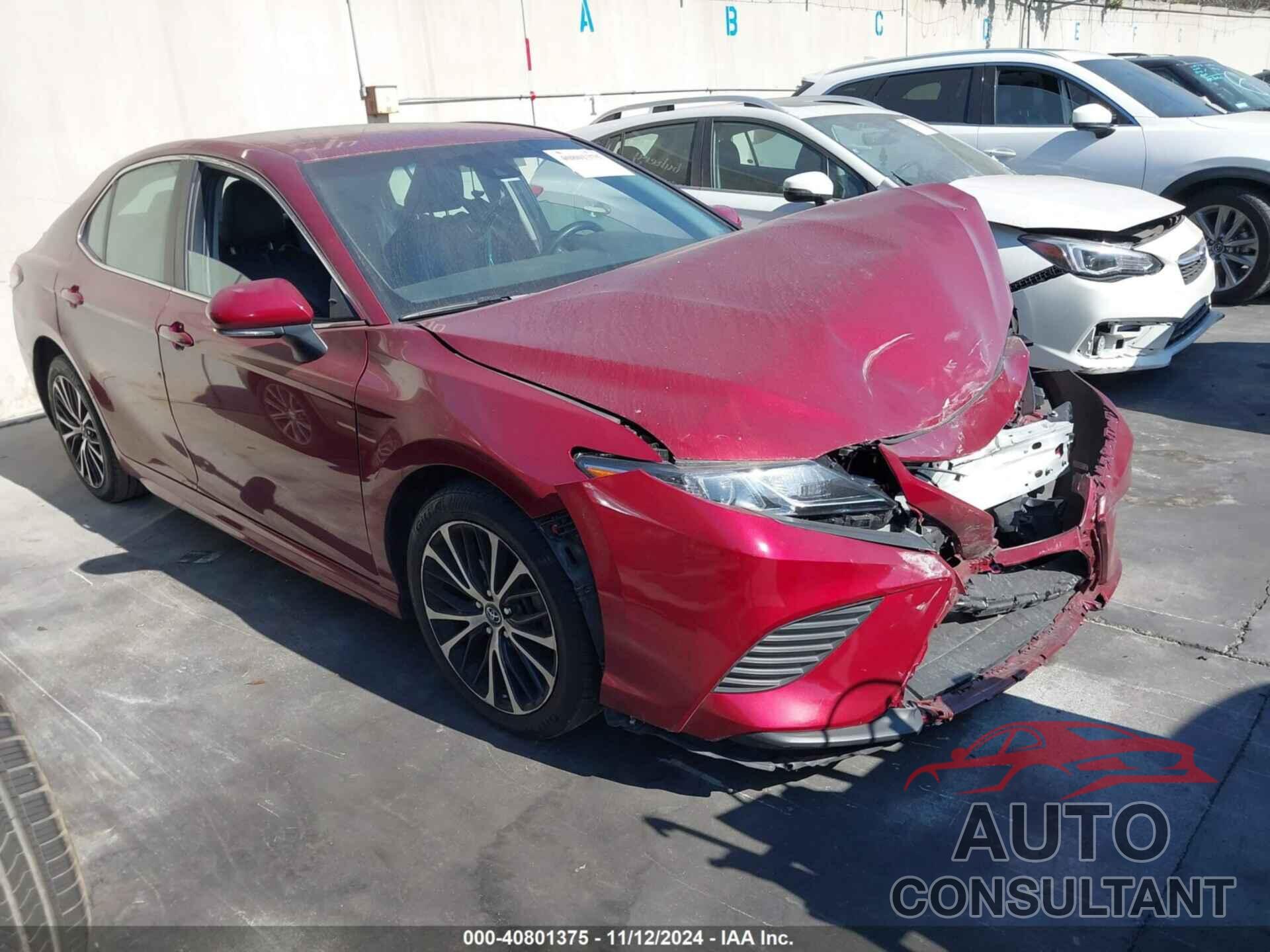 TOYOTA CAMRY 2018 - 4T1B11HK0JU661132