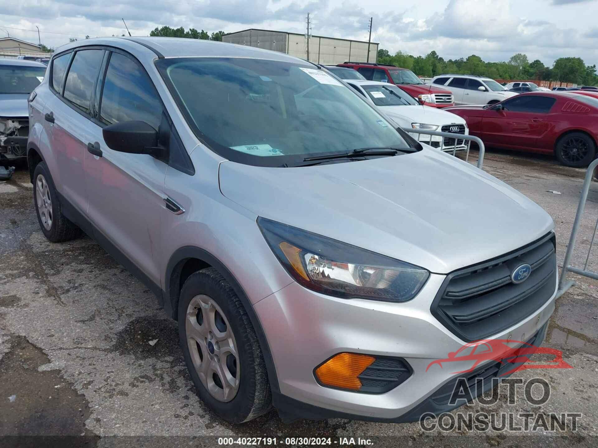 FORD ESCAPE 2018 - 1FMCU0F70JUC77498