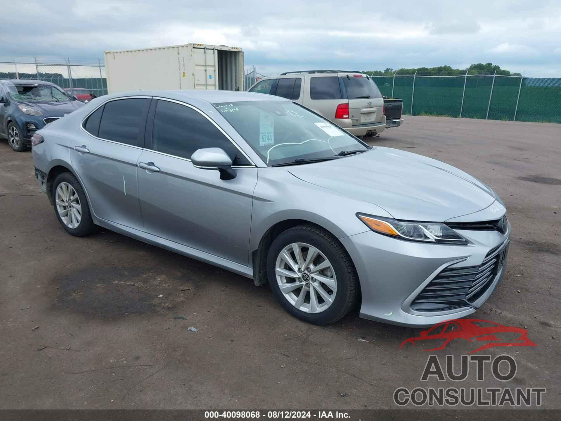 TOYOTA CAMRY 2022 - 4T1R11AK5NU639352