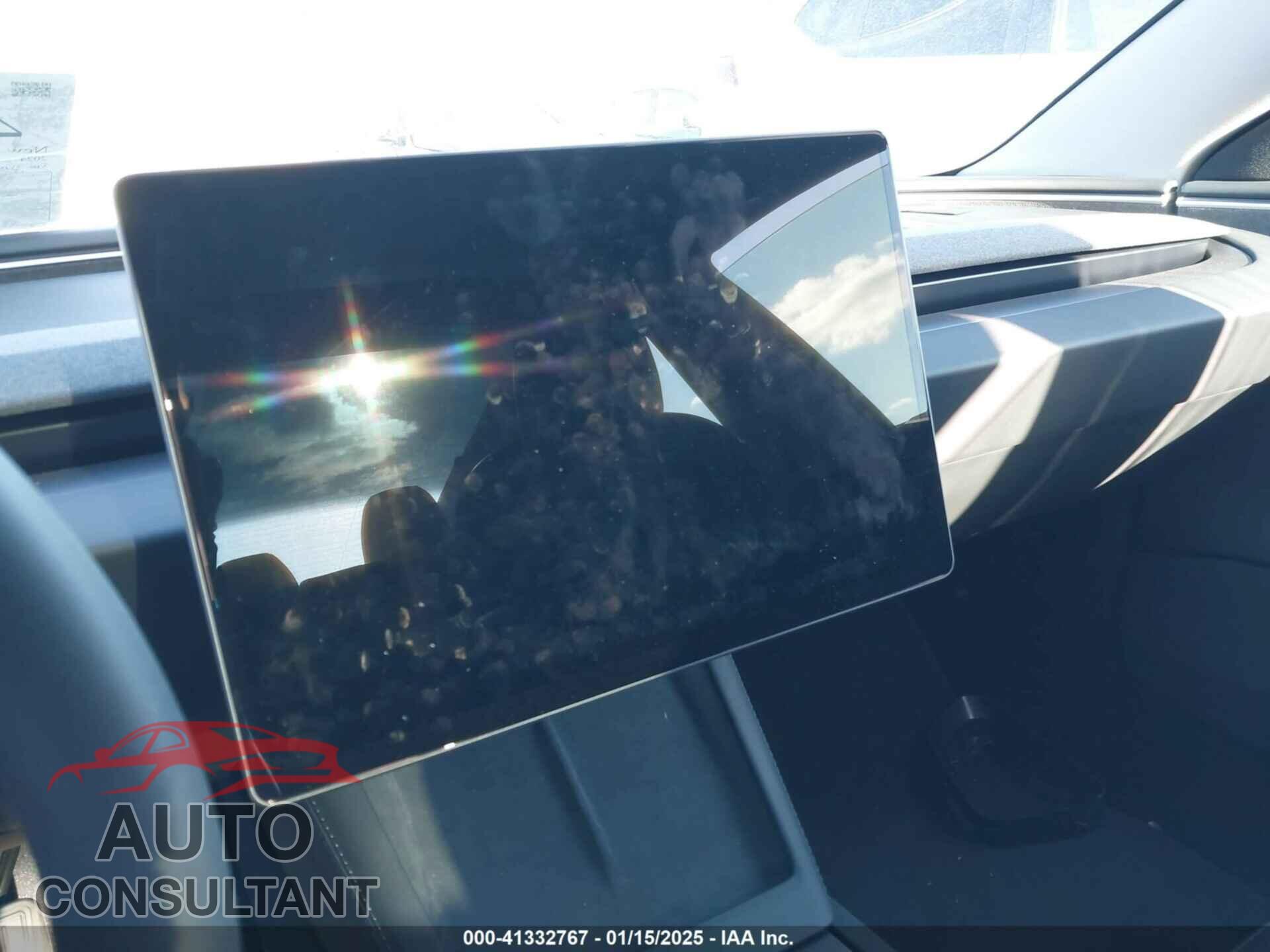 TESLA MODEL 3 2024 - 5YJ3E1EA3RF860494