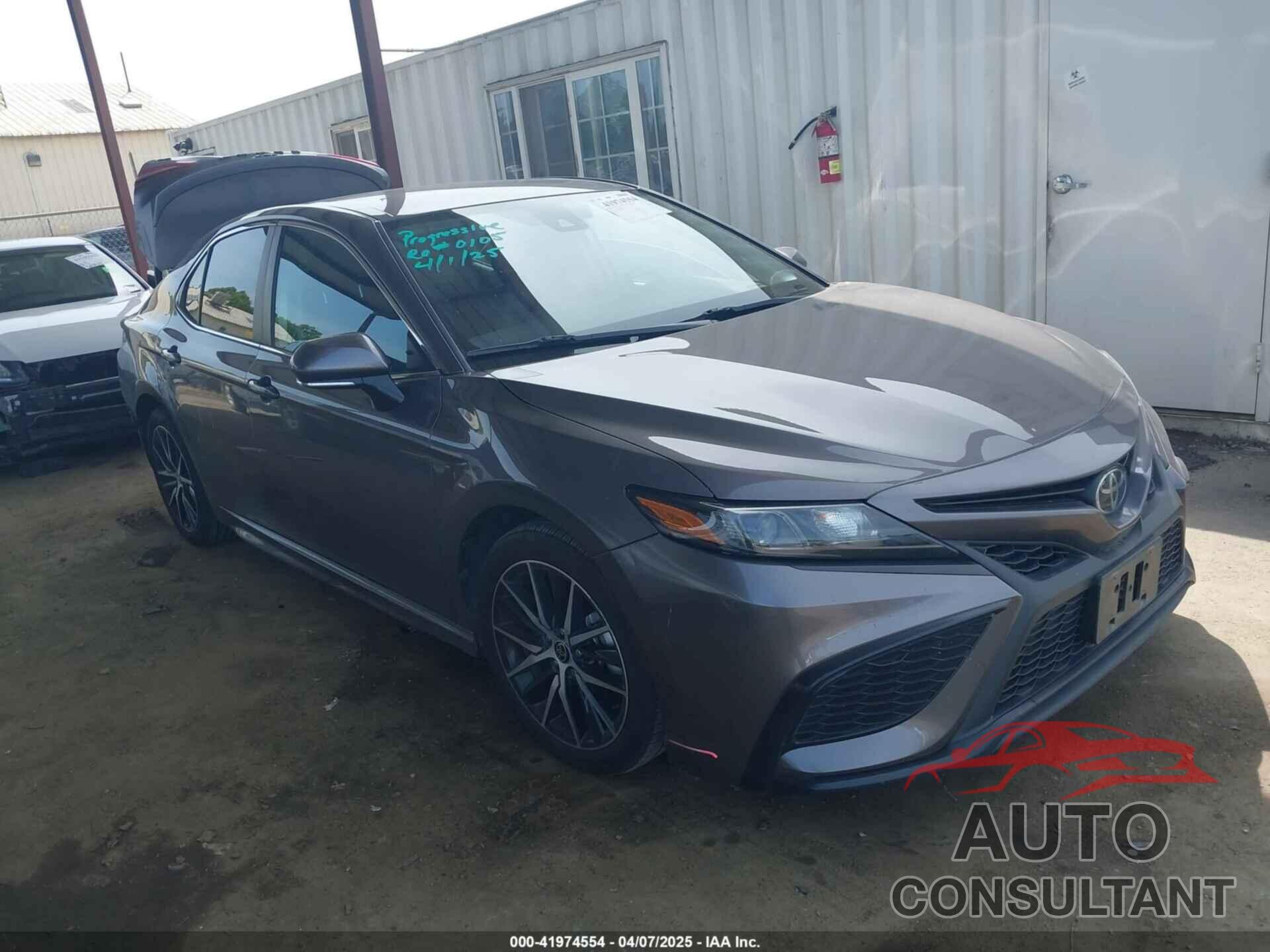 TOYOTA CAMRY 2022 - 4T1T11AK1NU672466