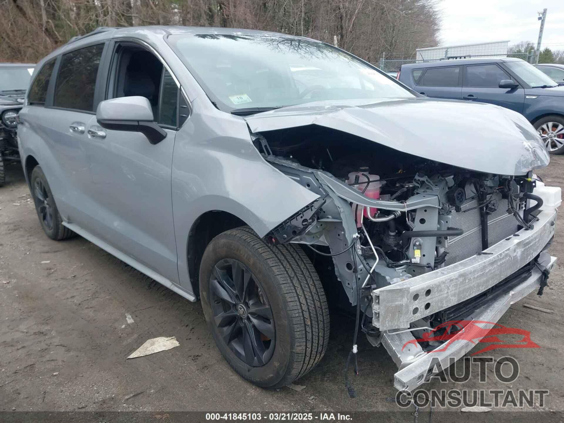 TOYOTA SIENNA 2024 - 5TDCSKFC6RS152766