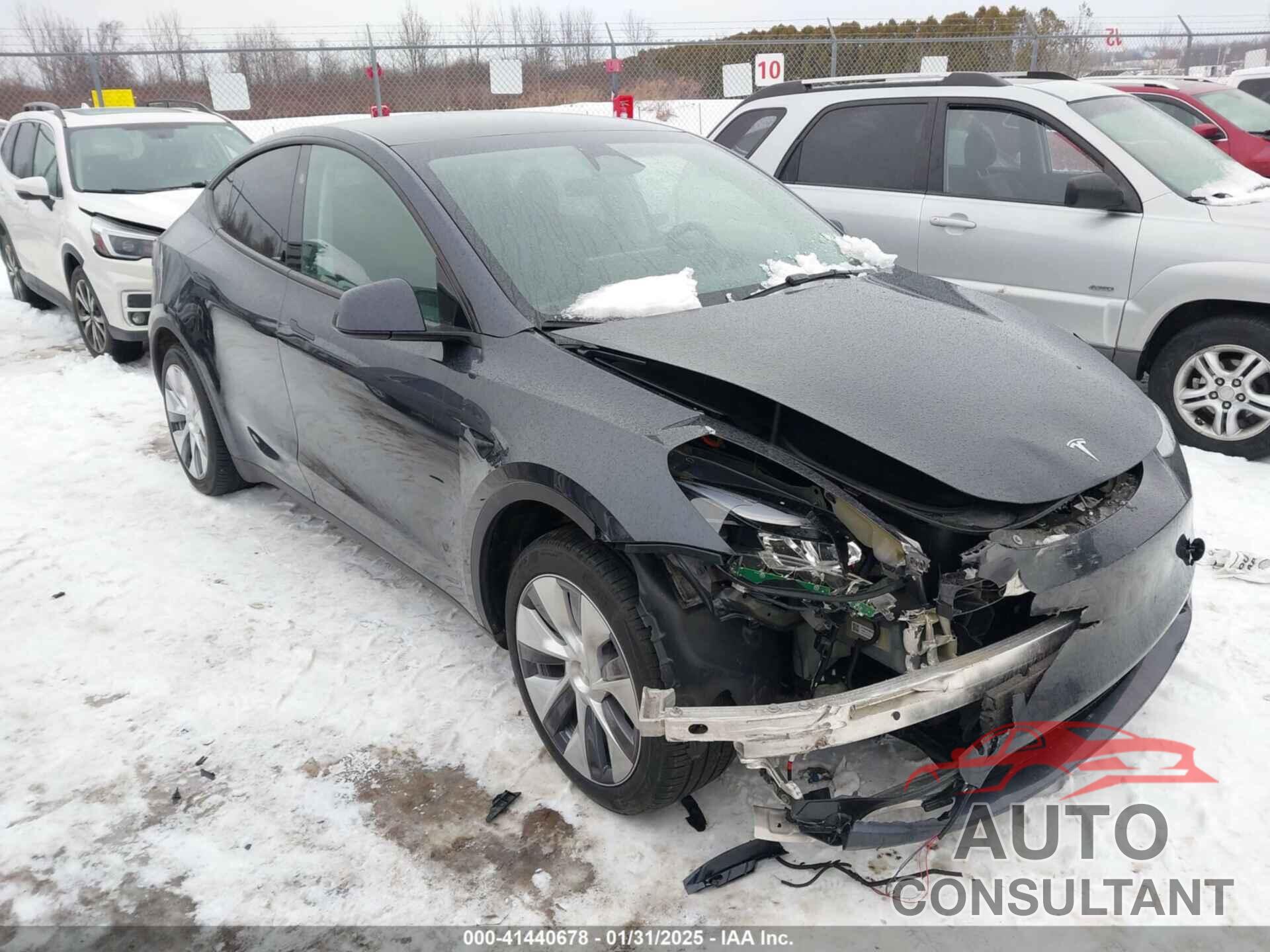 TESLA MODEL Y 2024 - 7SAYGDEE1RA264546