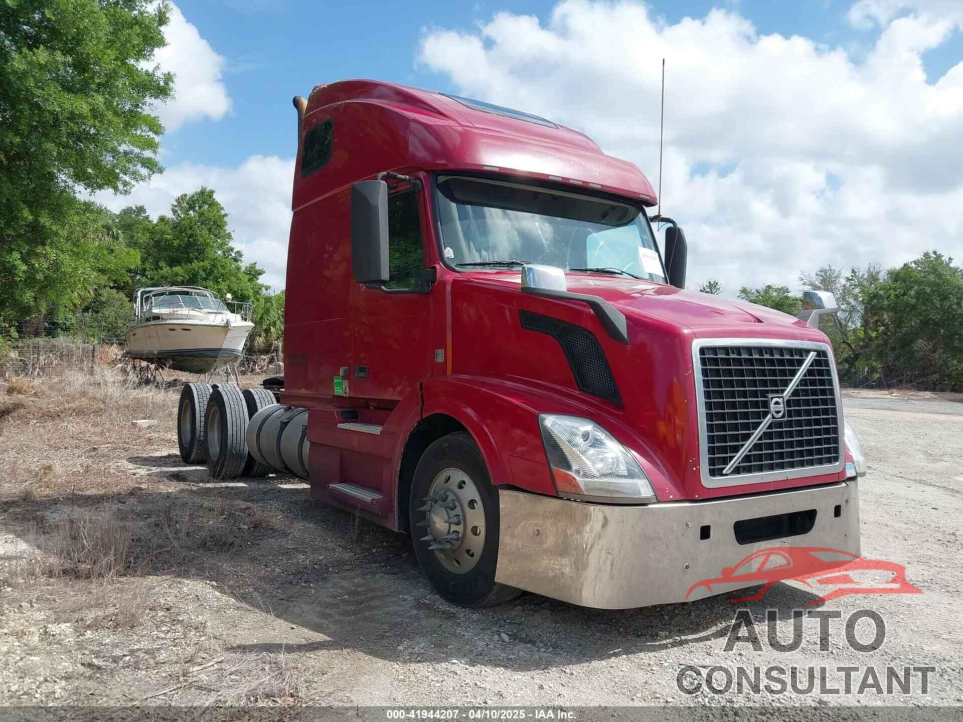 VOLVO VN 2014 - 4V4NC9EH4EN163734