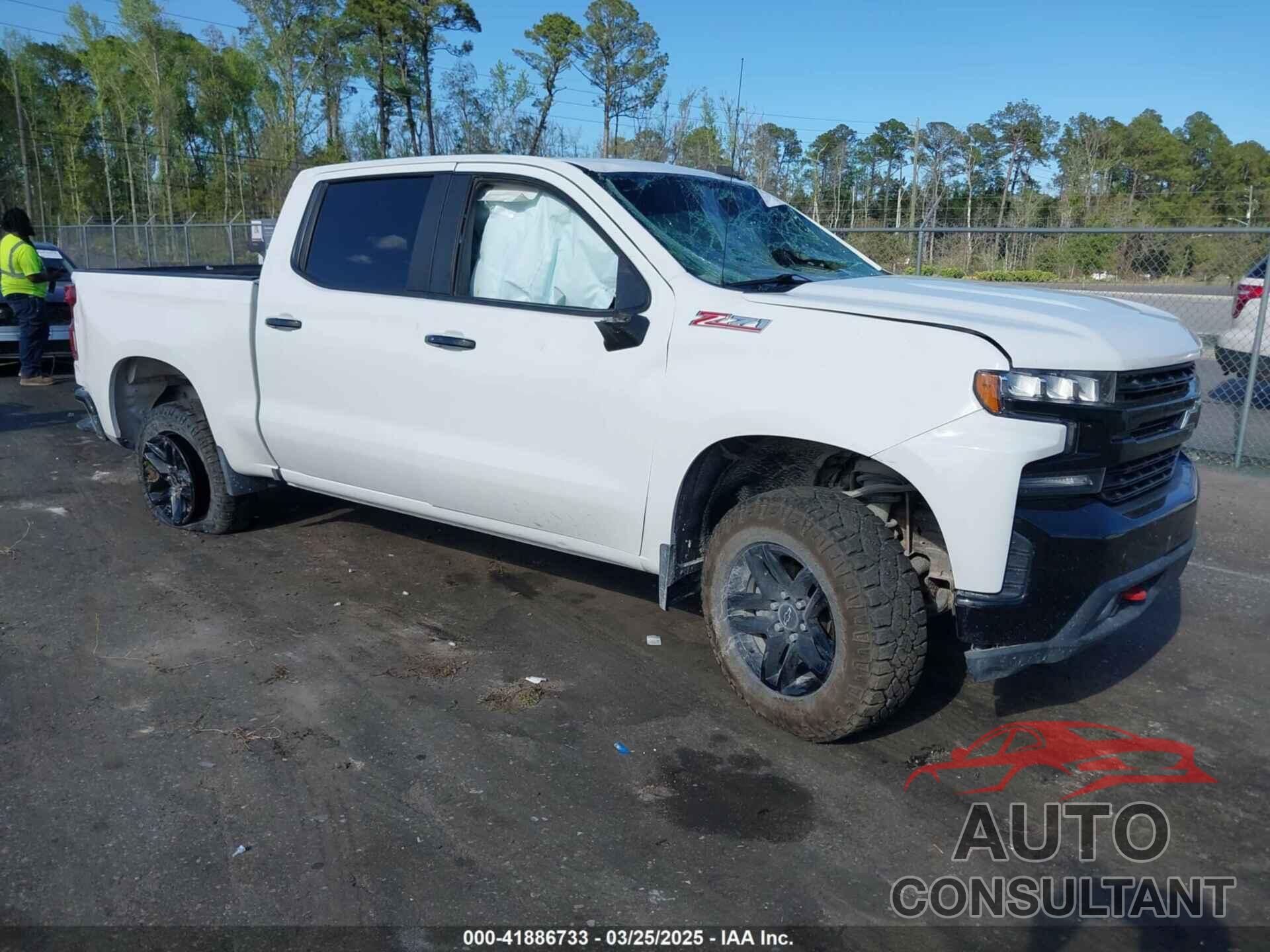 CHEVROLET SILVERADO 1500 2020 - 1GCPYFED0LZ269489