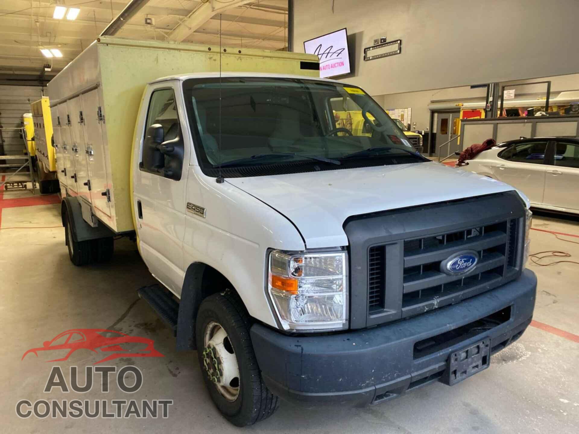 FORD ECONOLINE 2017 - 1FDXE4FS5HDC72222