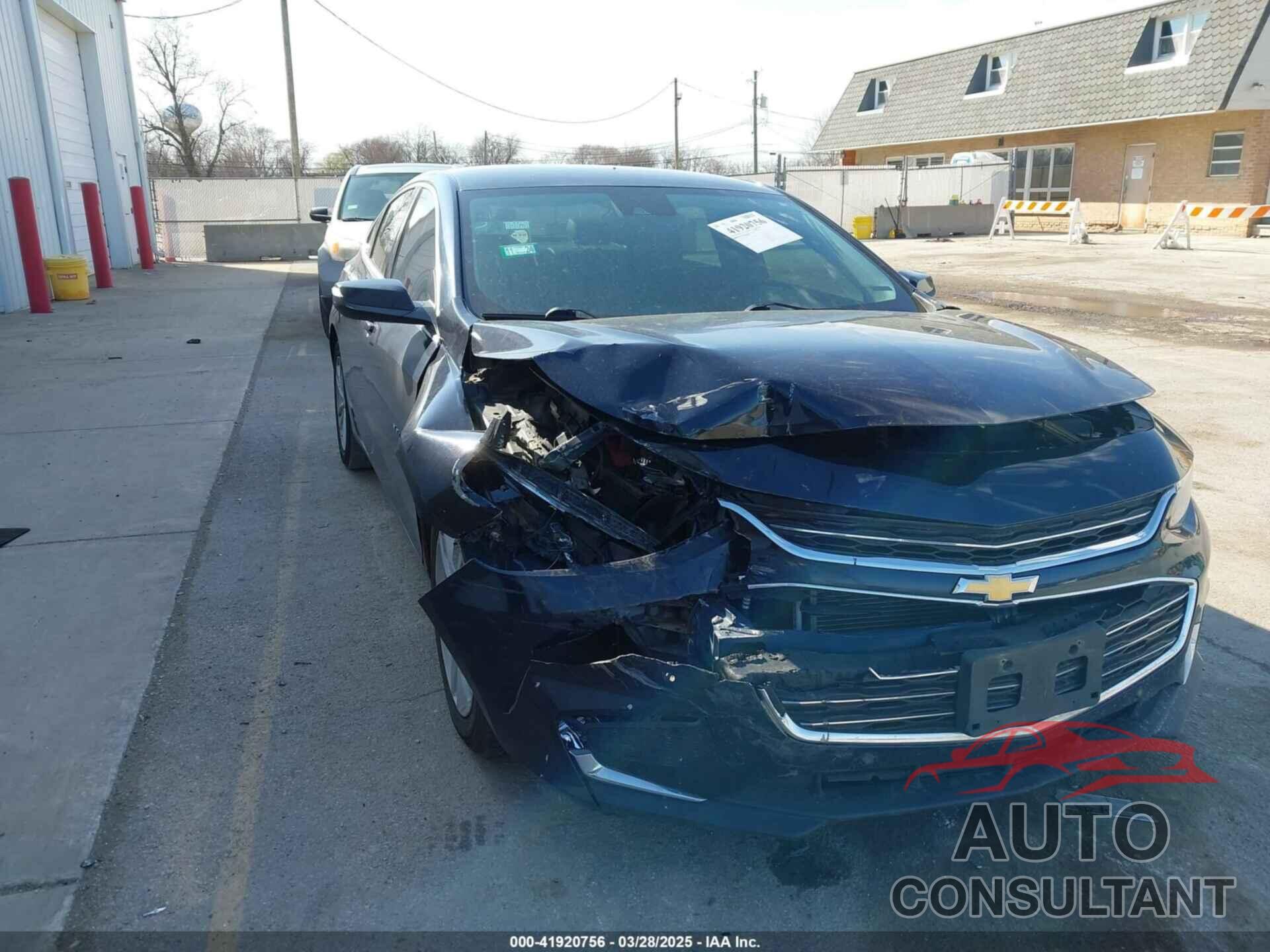 CHEVROLET MALIBU 2017 - 1G1ZE5ST5HF198136