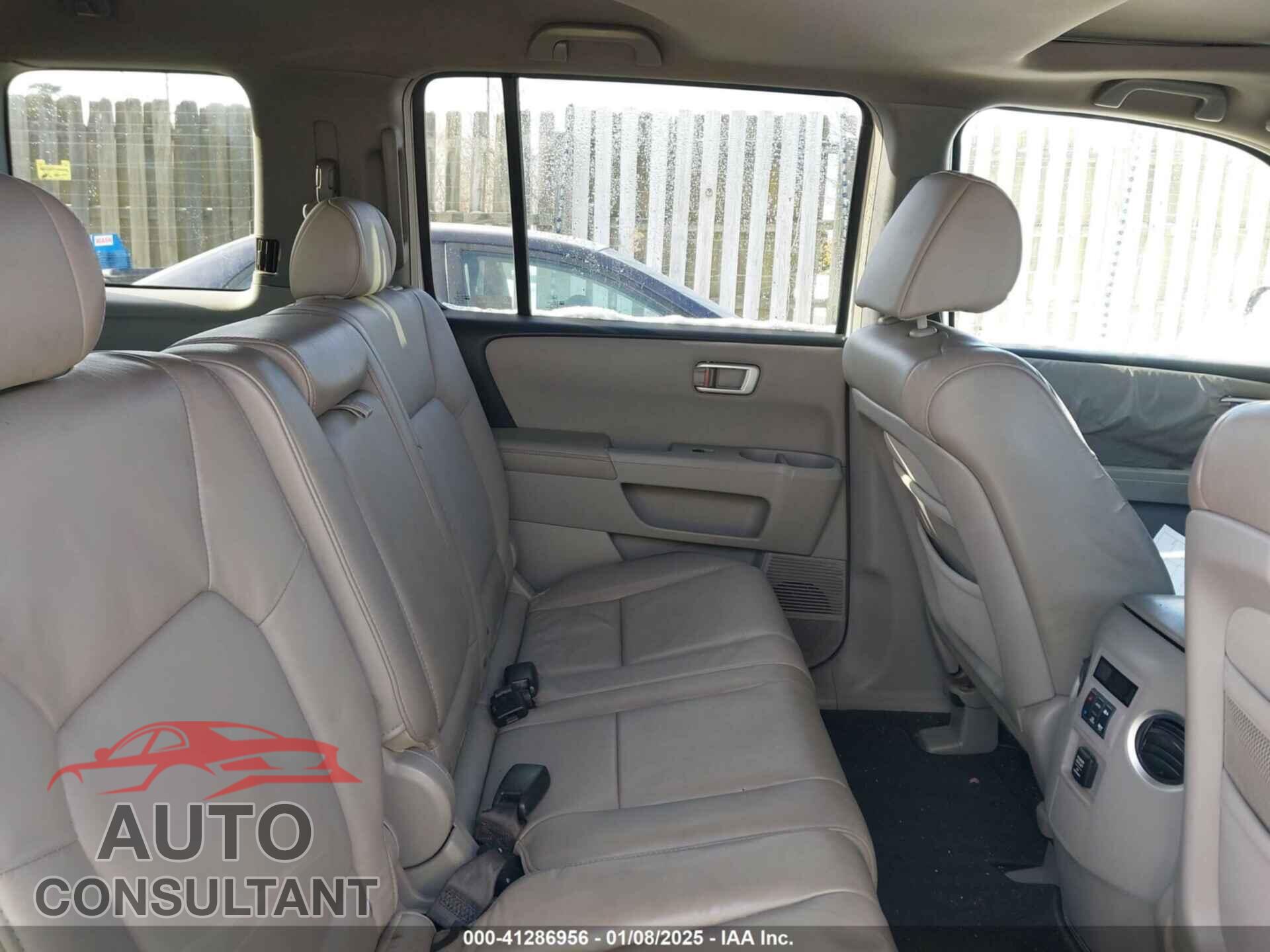 HONDA PILOT 2009 - 5FNYF48579B017935