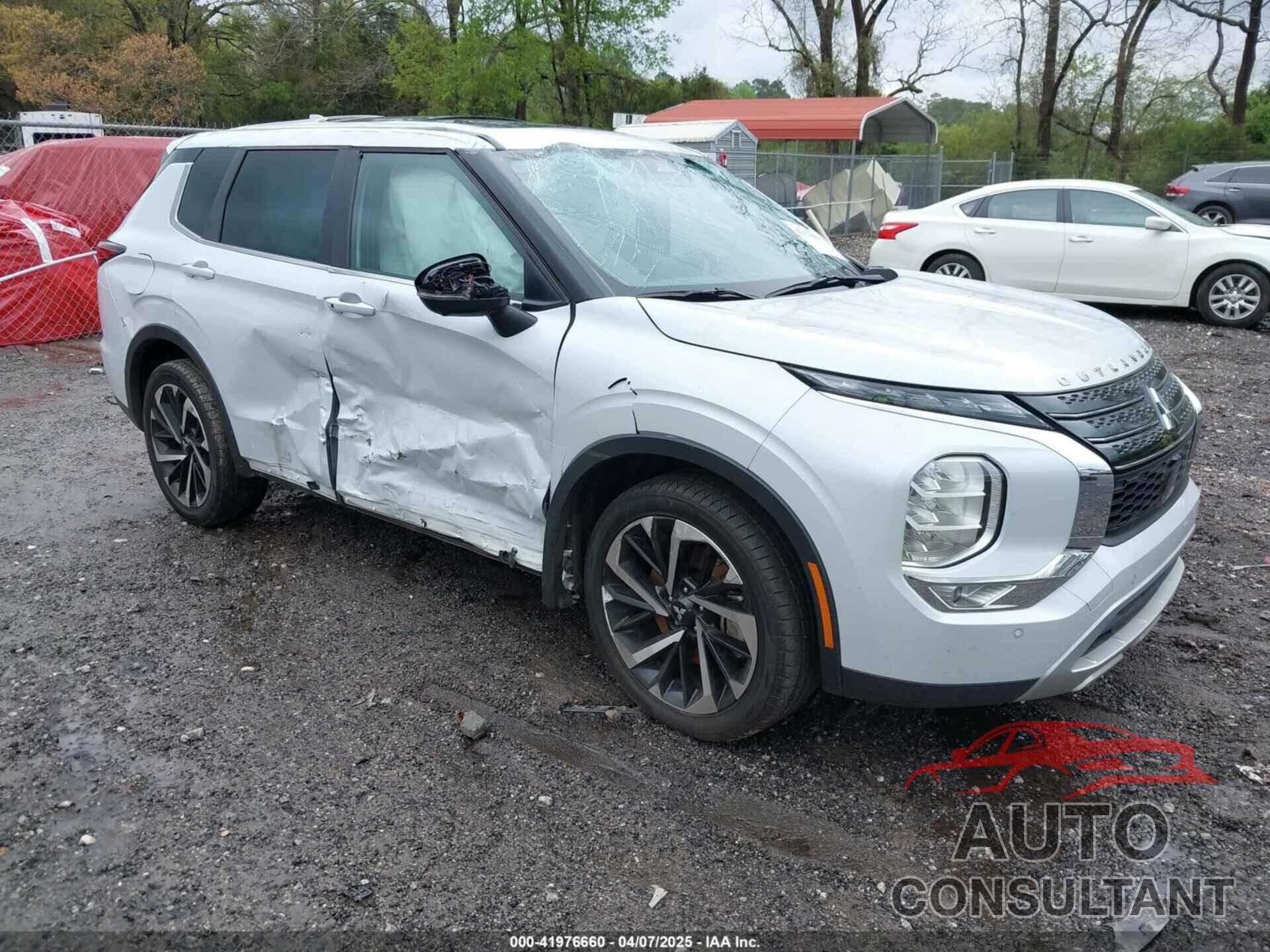 MITSUBISHI OUTLANDER 2023 - JA4J3UA83PZ050091