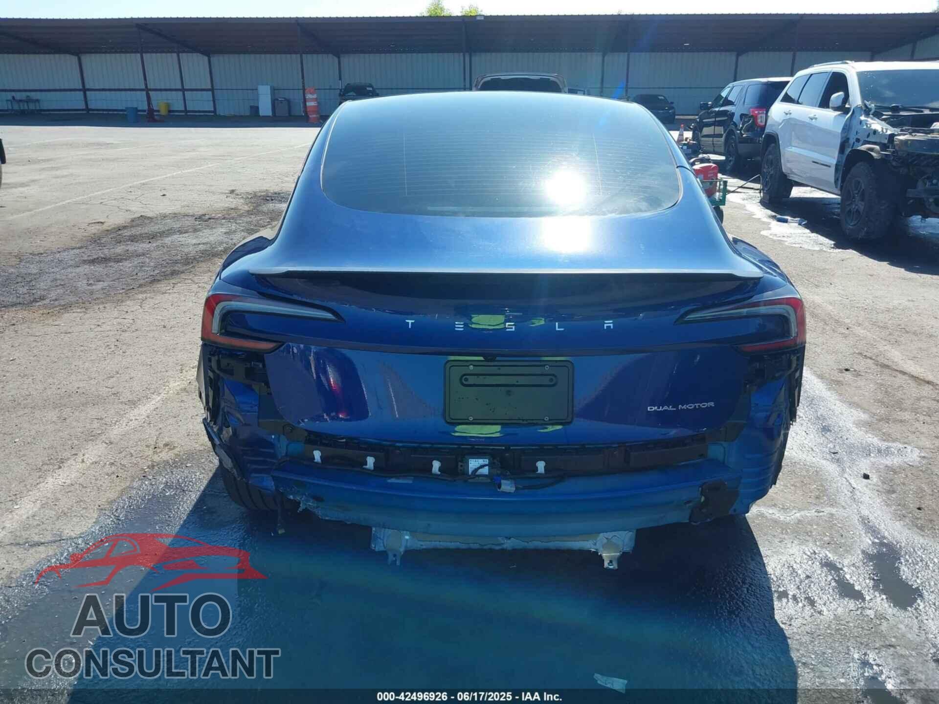 TESLA MODEL 3 2024 - 5YJ3E1EB8RF738089
